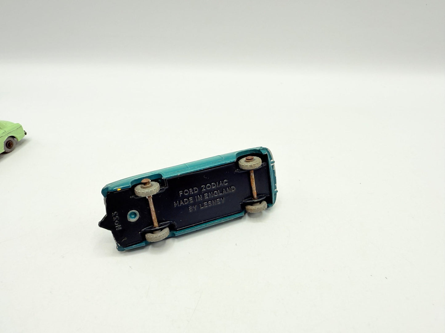 Matchbox Lesney 33a Ford Zodiac Dark Green MW Near Mint Unboxed - Magic Matchbox
