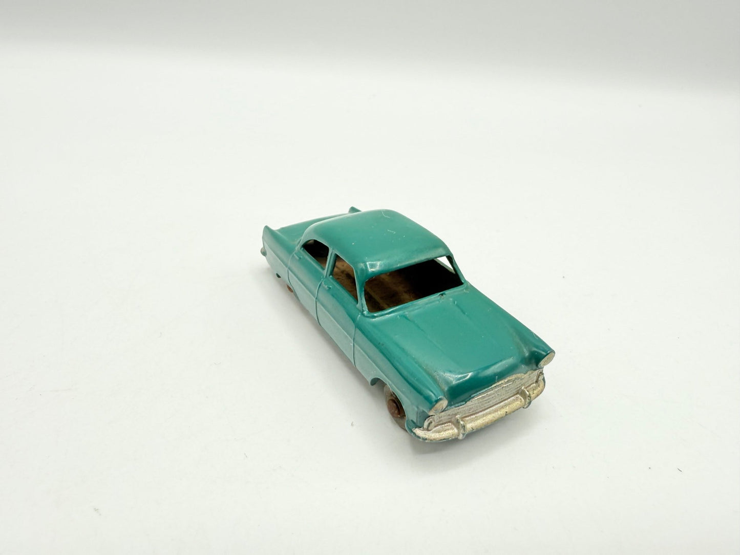 Matchbox Lesney 33a Ford Zodiac Dark Green MW Near Mint Unboxed - Magic Matchbox