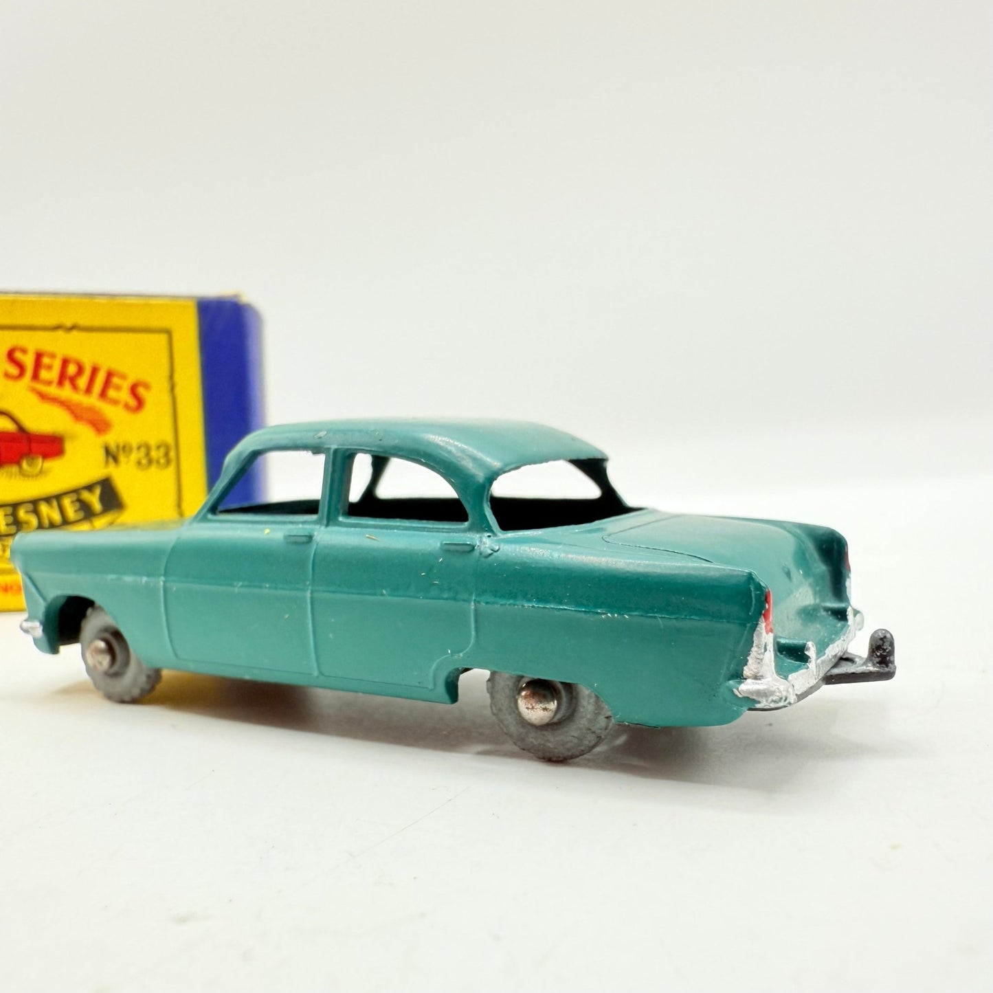 Matchbox Lesney 33a Ford Zodiac MATT PAINT Dark Green MW - Magic Matchbox