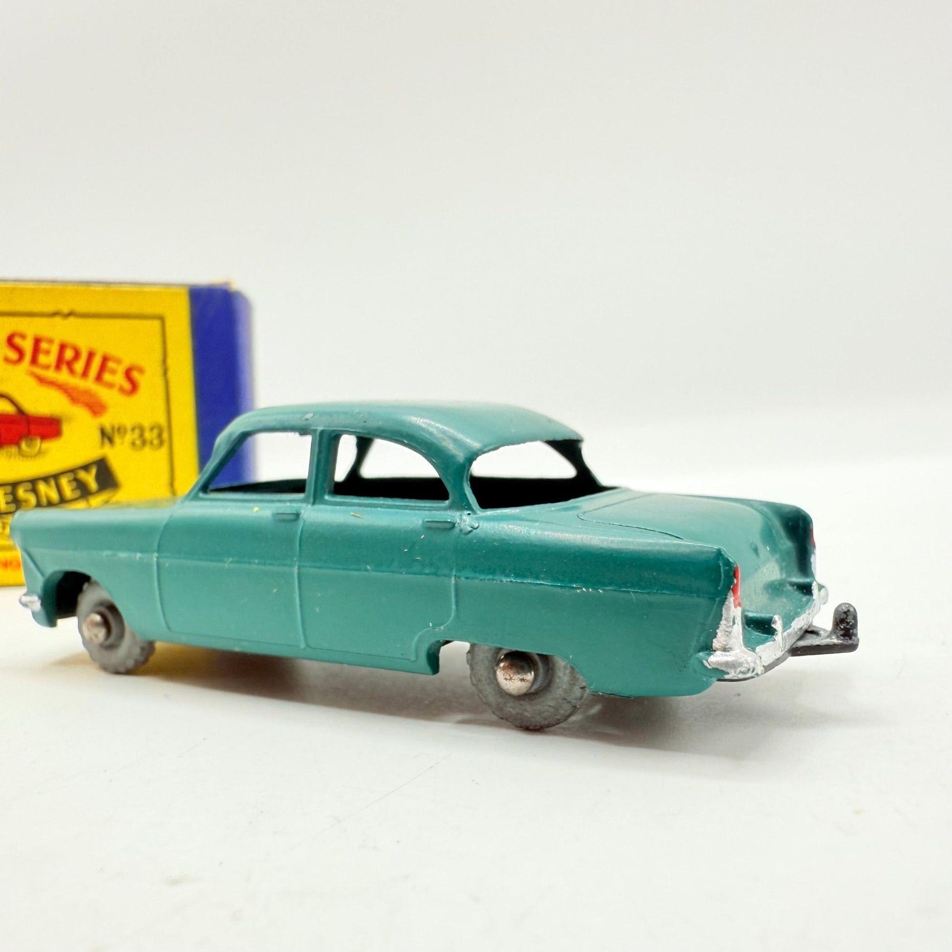Matchbox Lesney 33a Ford Zodiac MATT PAINT Dark Green MW - Magic Matchbox