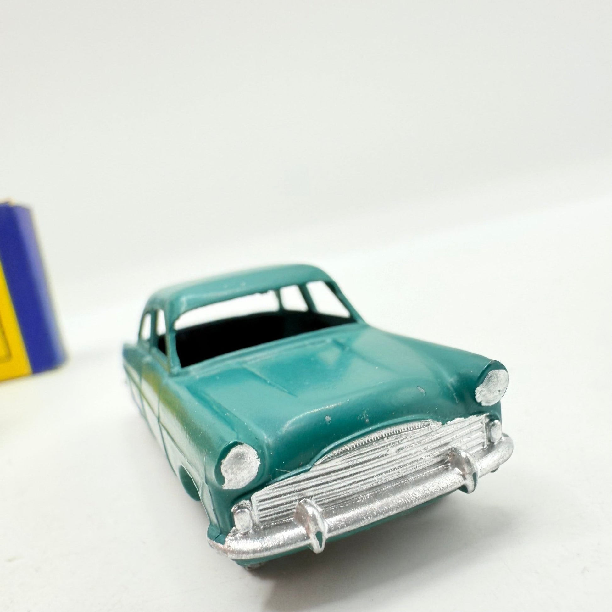 Matchbox Lesney 33a Ford Zodiac MATT PAINT Dark Green MW - Magic Matchbox