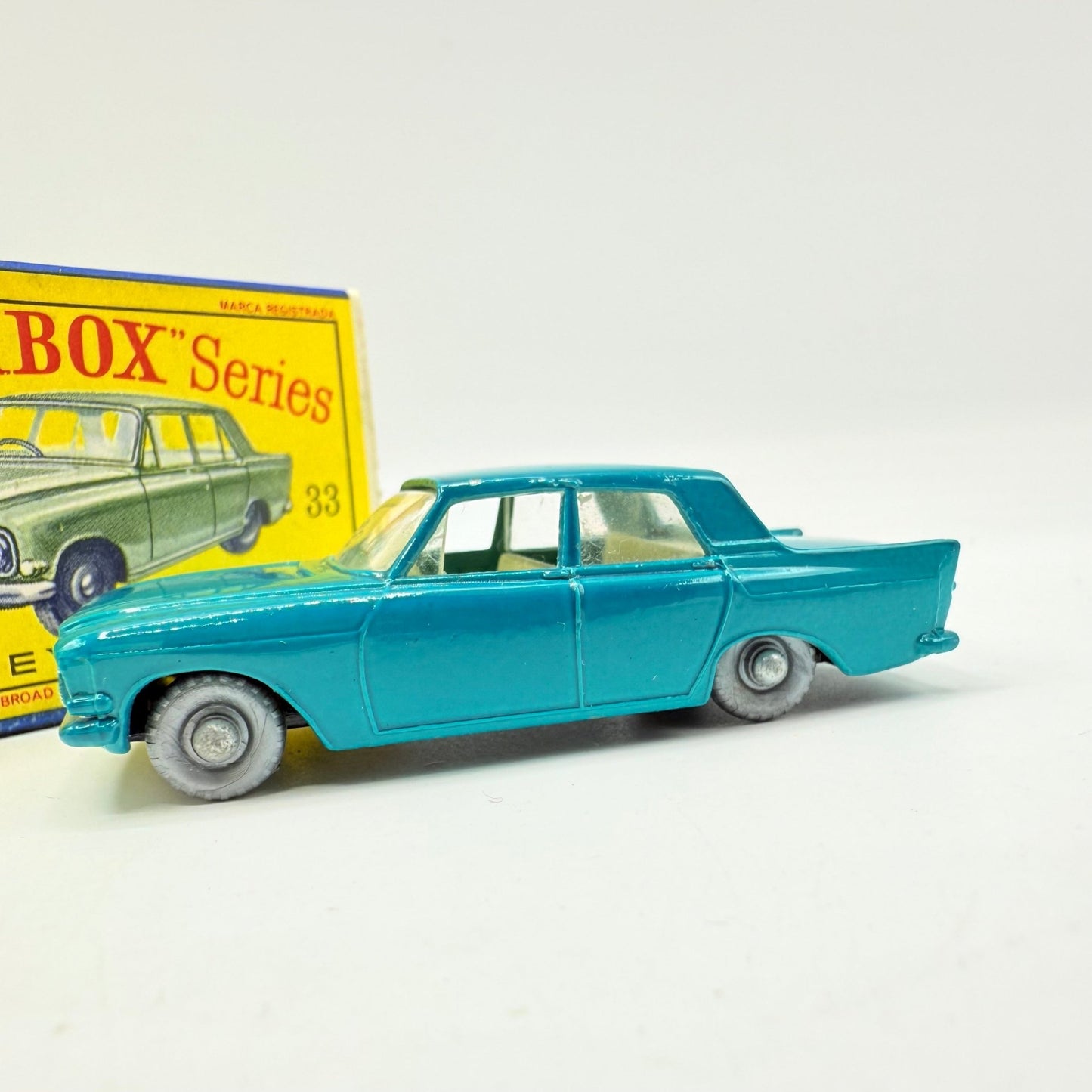 Matchbox Lesney 33b Ford Zephyr 6 SPW - Magic Matchbox