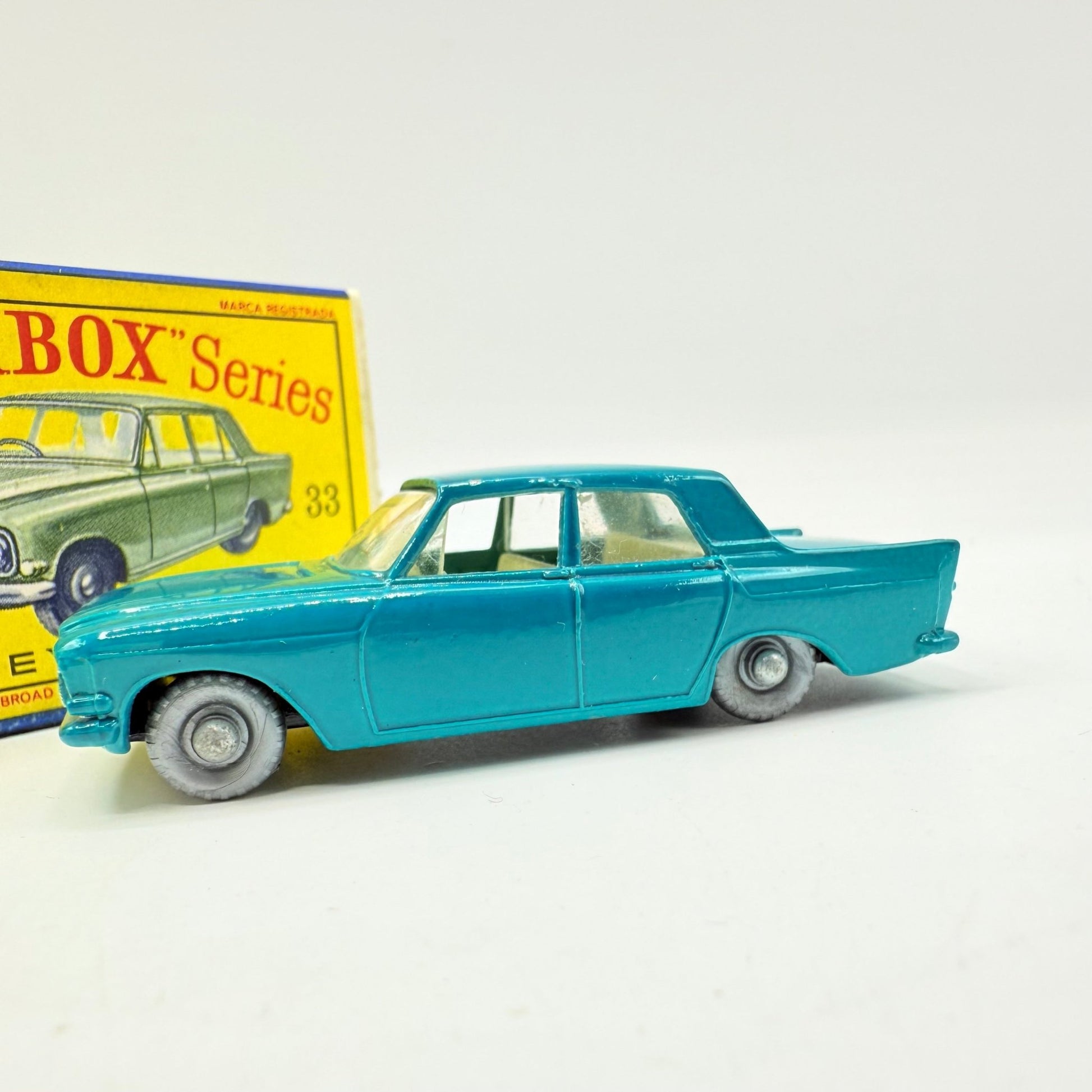 Matchbox Lesney 33b Ford Zephyr 6 SPW - Magic Matchbox