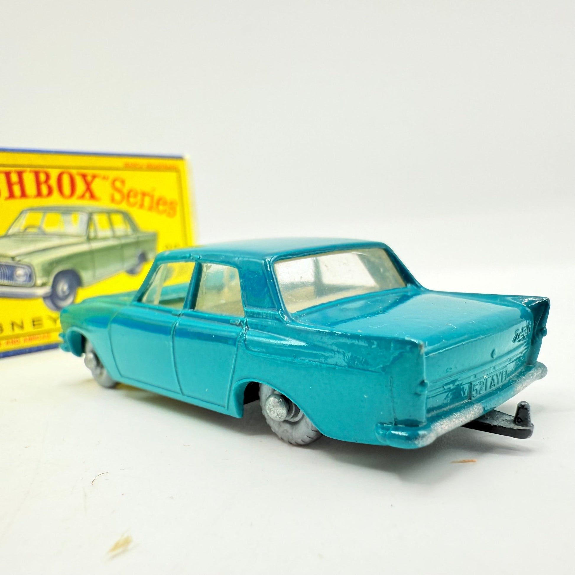 Matchbox Lesney 33b Ford Zephyr 6 SPW - Magic Matchbox