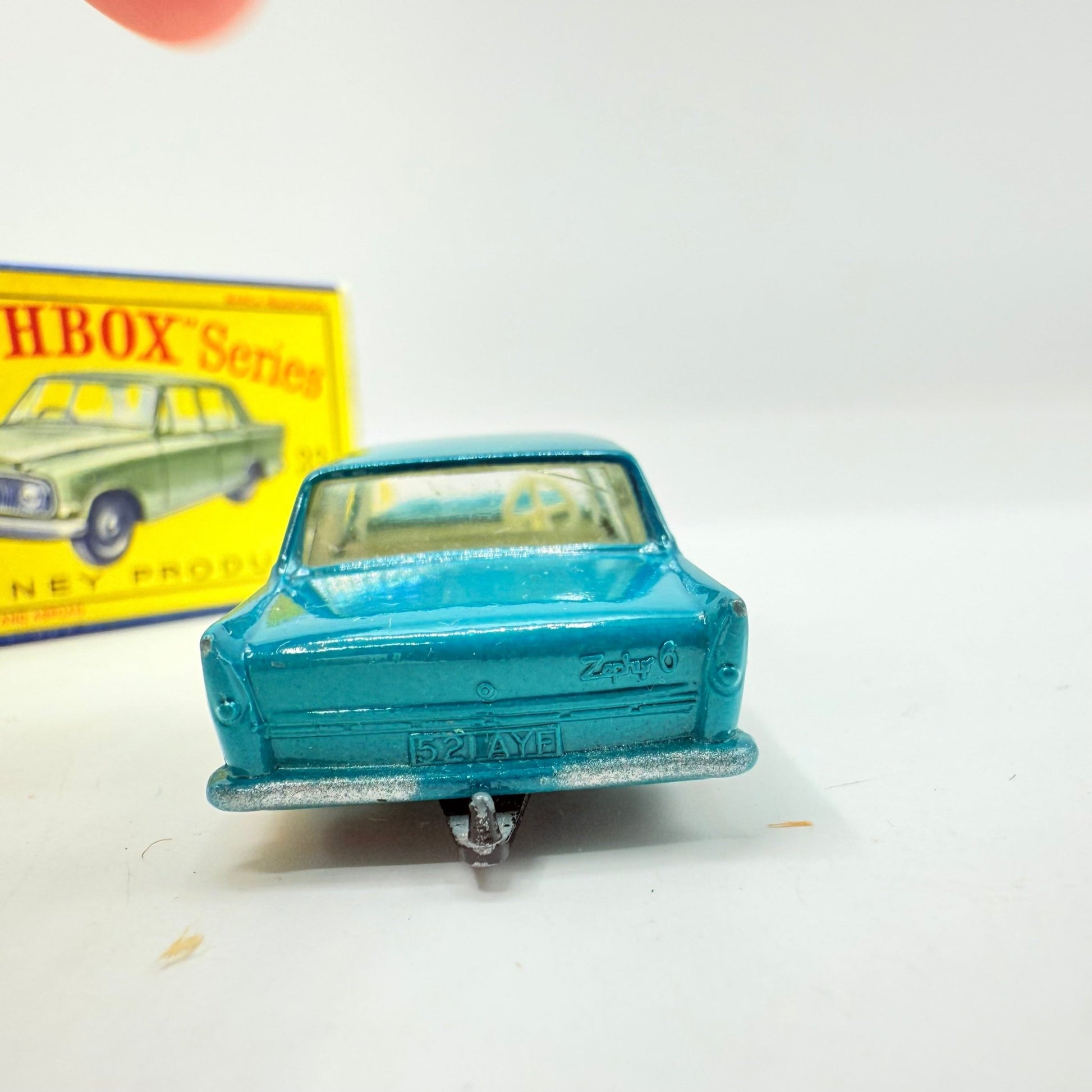 Matchbox Lesney 33b Ford Zephyr 6 SPW - Magic Matchbox