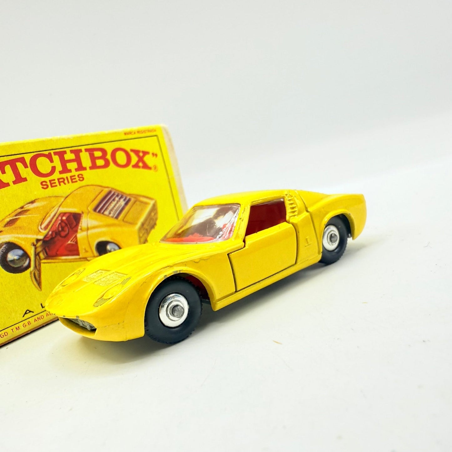 Matchbox Lesney 33c Lamborghini Miura Yellow & Red Interior - Magic Matchbox