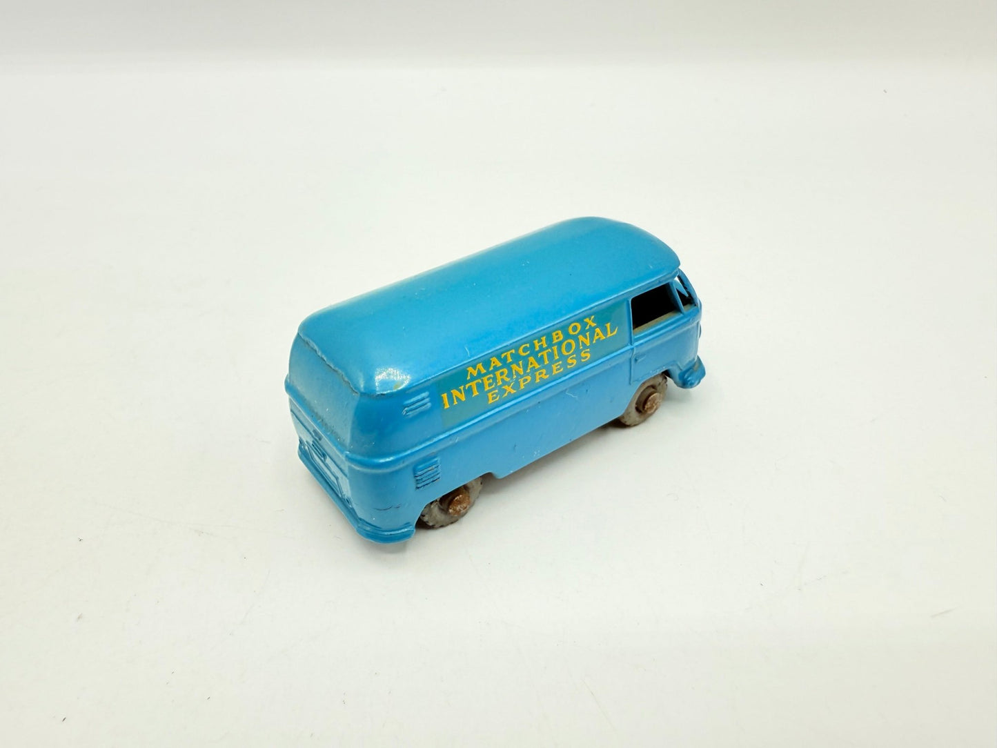 Matchbox Lesney 34a Volkswagen Split Screen Microvan with No silver trim - Magic Matchbox
