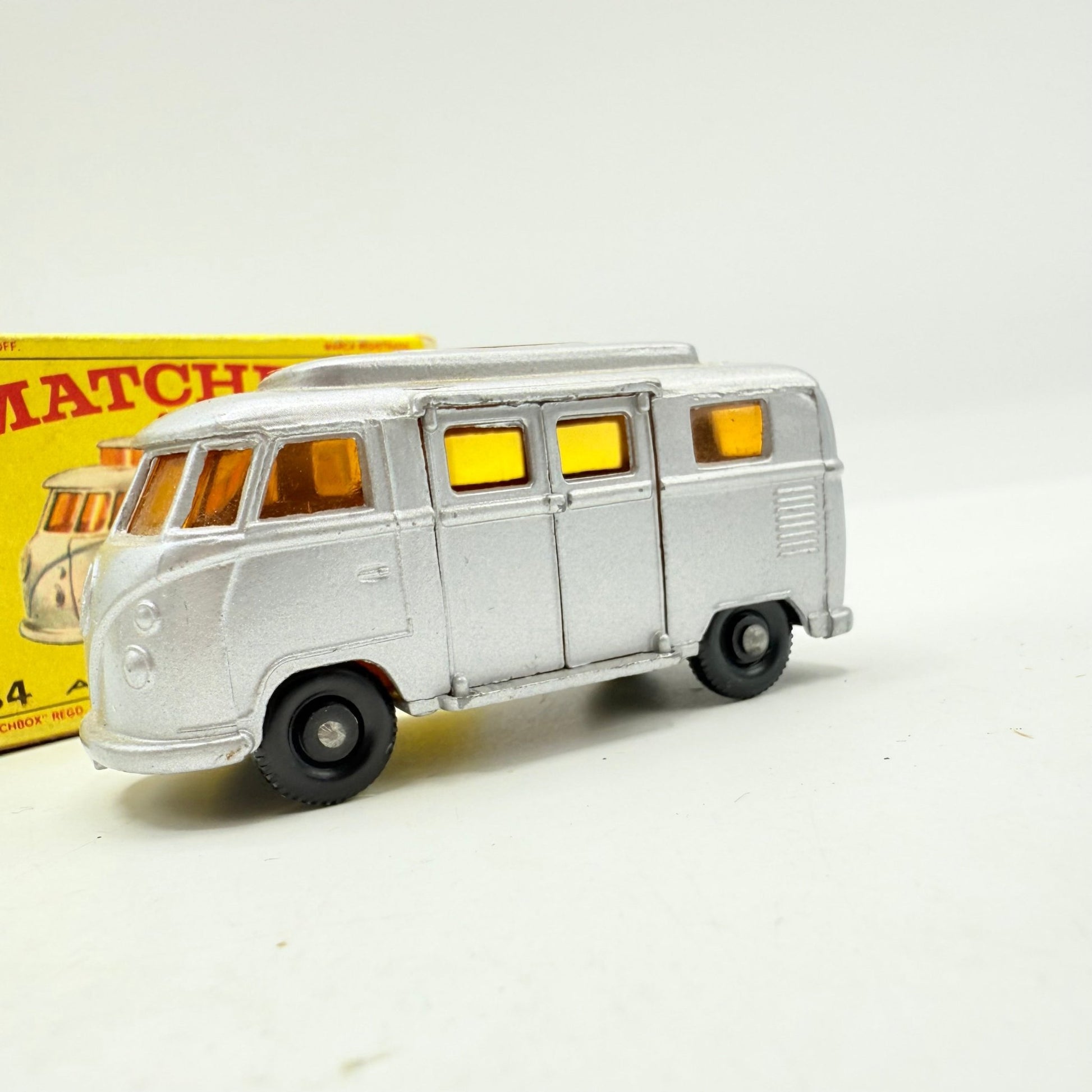 Matchbox Lesney 34c Volkswagen VW Camper with low roof - Magic Matchbox