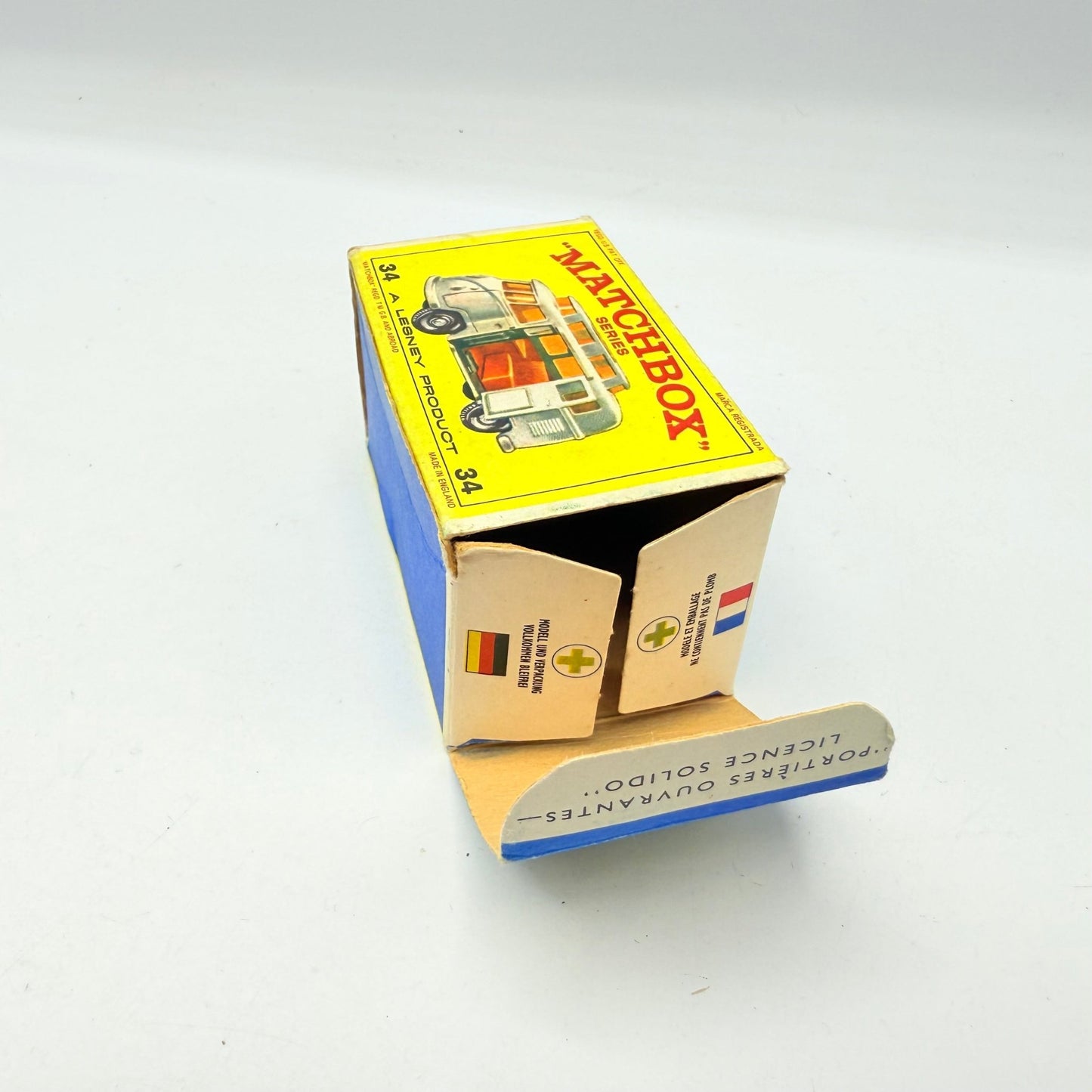 Matchbox Lesney 34c Volkswagen VW Camper with low roof - Magic Matchbox