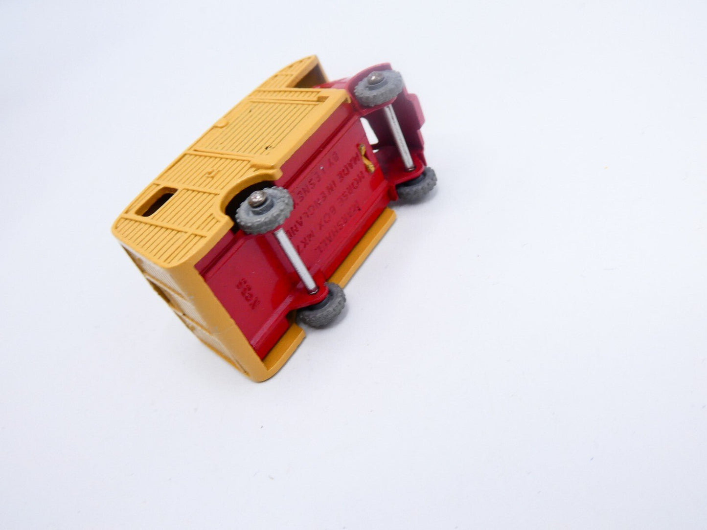 Matchbox Lesney 35a ERF Horsebox MW - Magic Matchbox