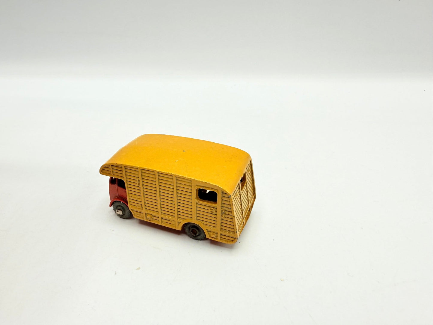 Matchbox Lesney 35a ERF Marshall Horse Box - Magic Matchbox