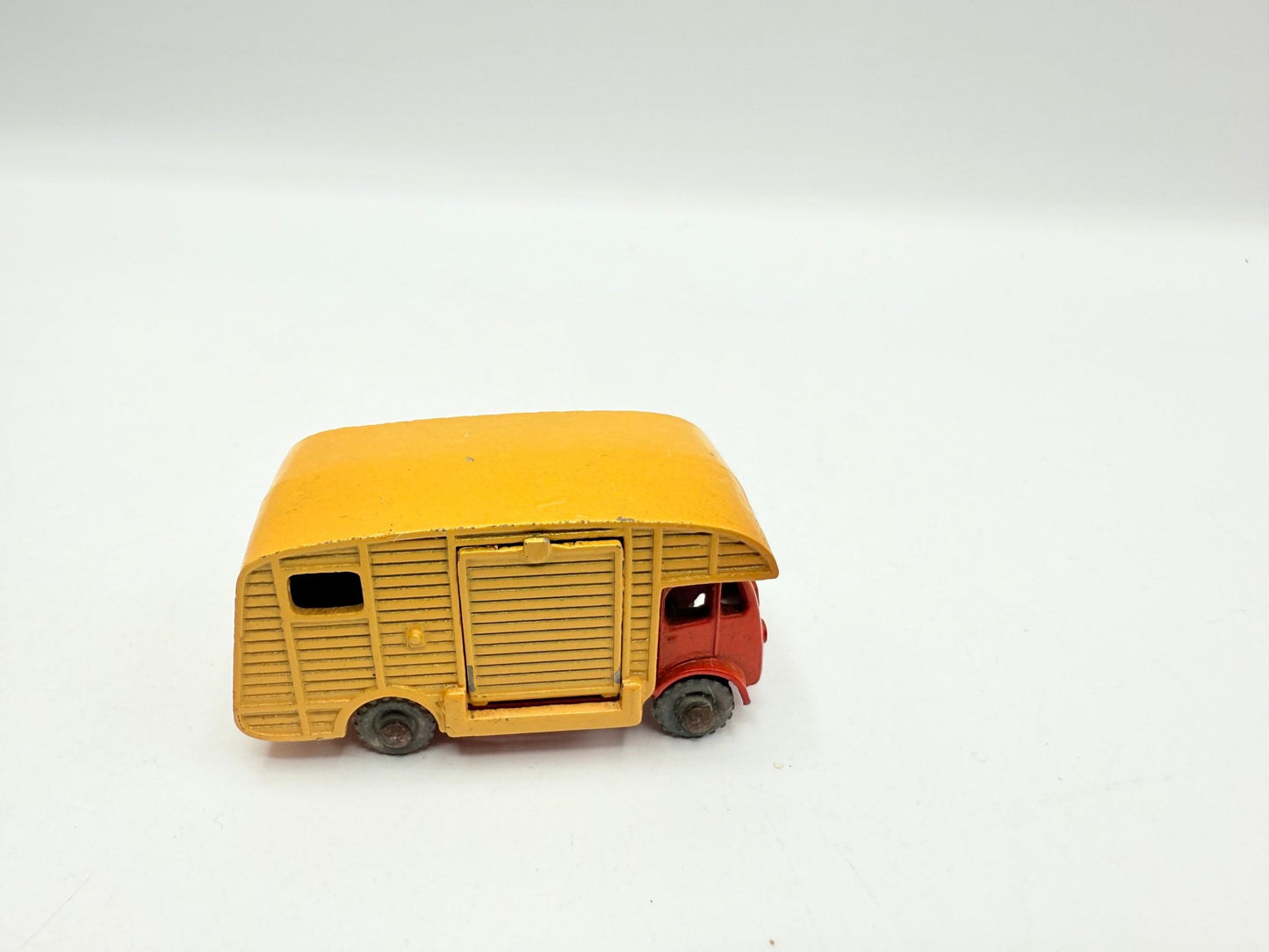 Matchbox Lesney 35a ERF Marshall Horse Box - Magic Matchbox
