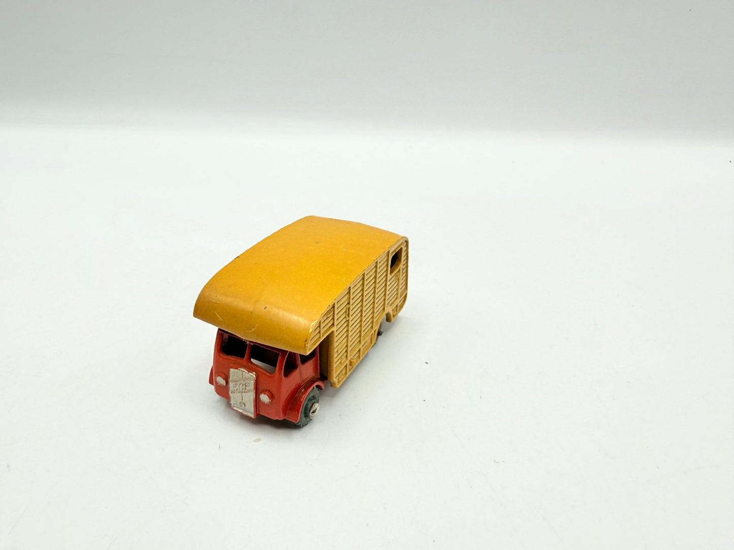 Matchbox Lesney 35a ERF Marshall Horse Box - Magic Matchbox
