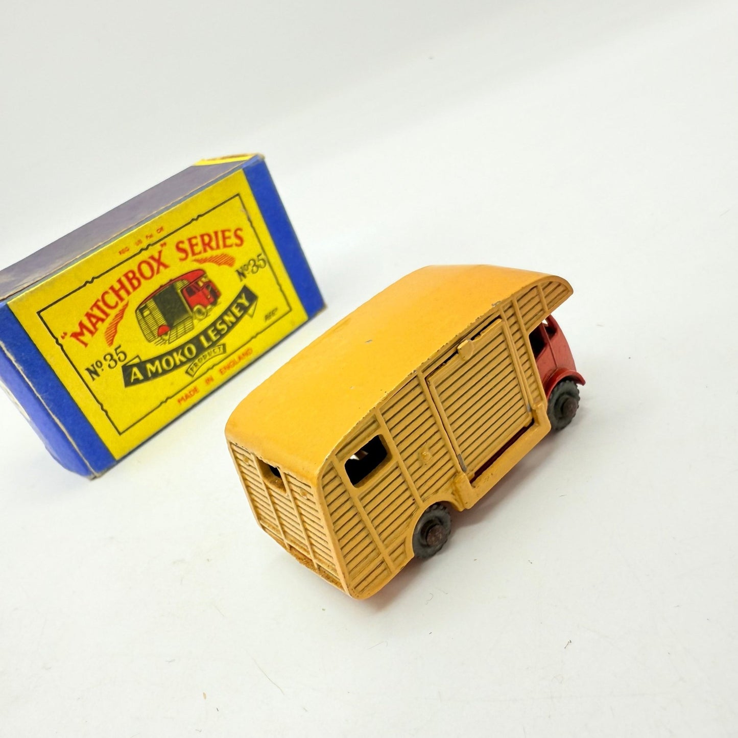 Matchbox Lesney 35a Horse Box MW - Magic Matchbox