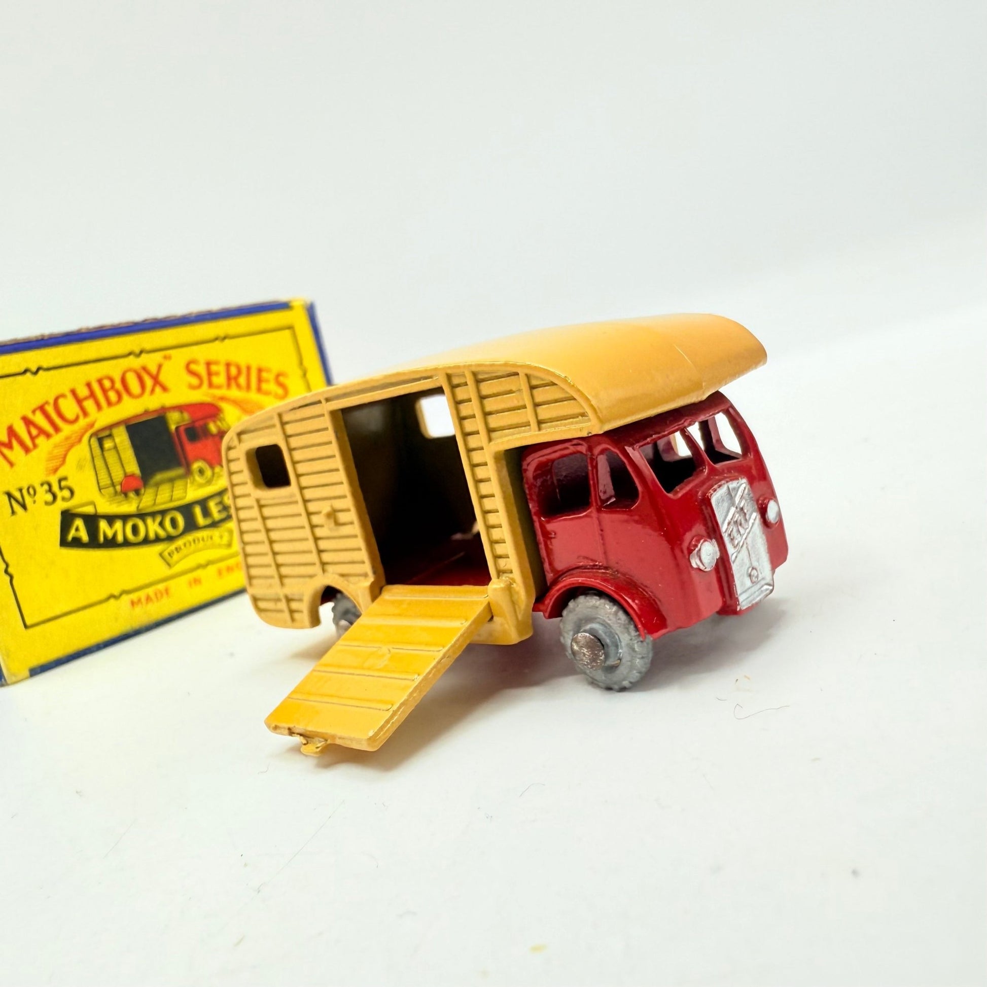 Matchbox Lesney 35a Horse Box MW - Magic Matchbox
