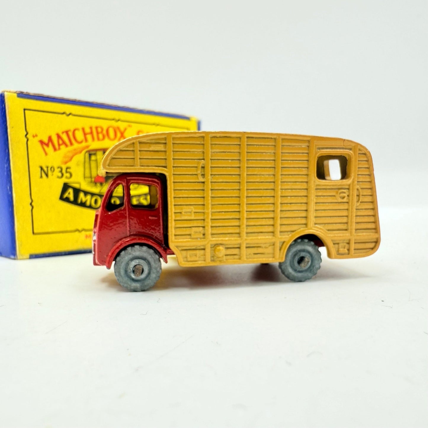 Matchbox Lesney 35a Horse Box MW - Magic Matchbox