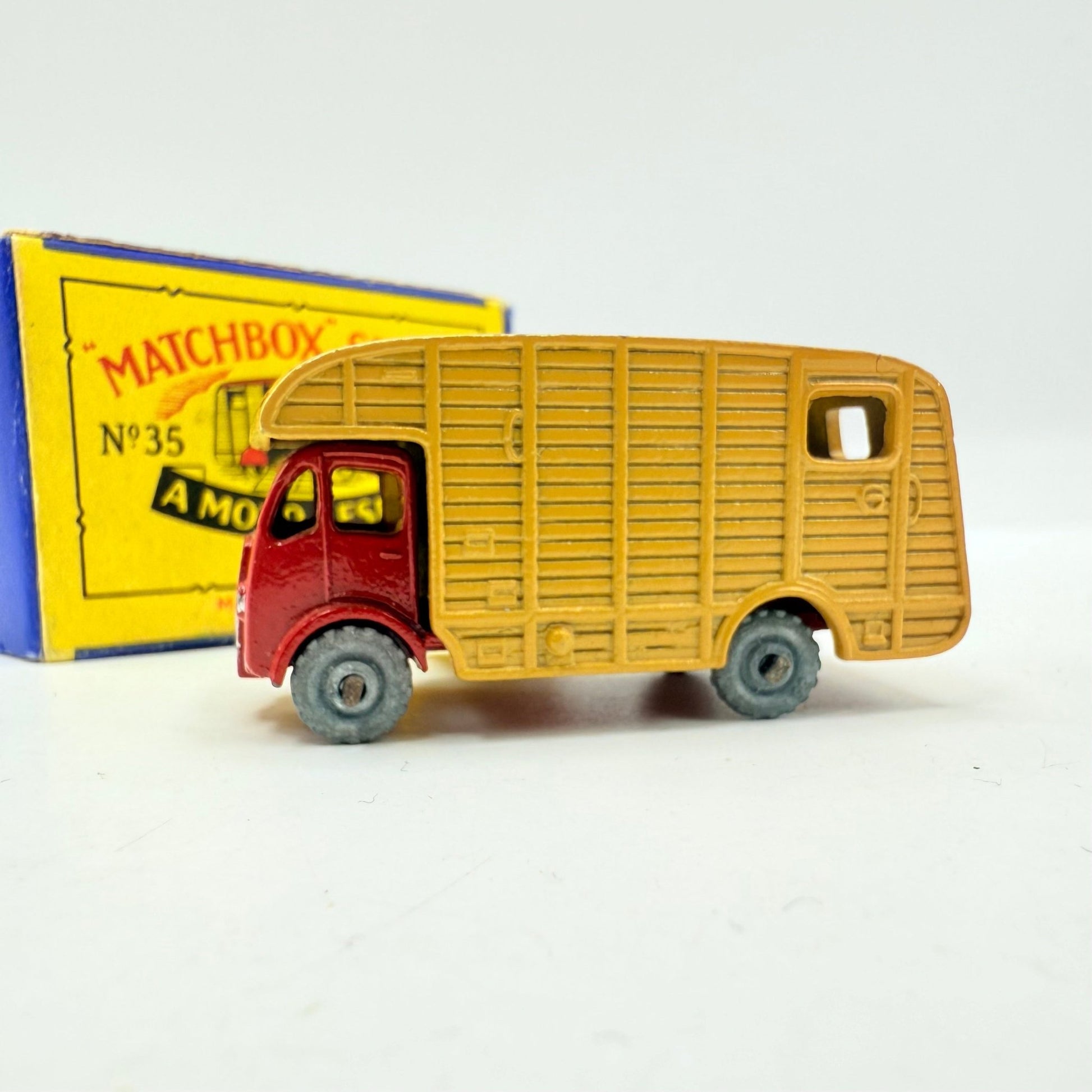 Matchbox Lesney 35a Horse Box MW - Magic Matchbox
