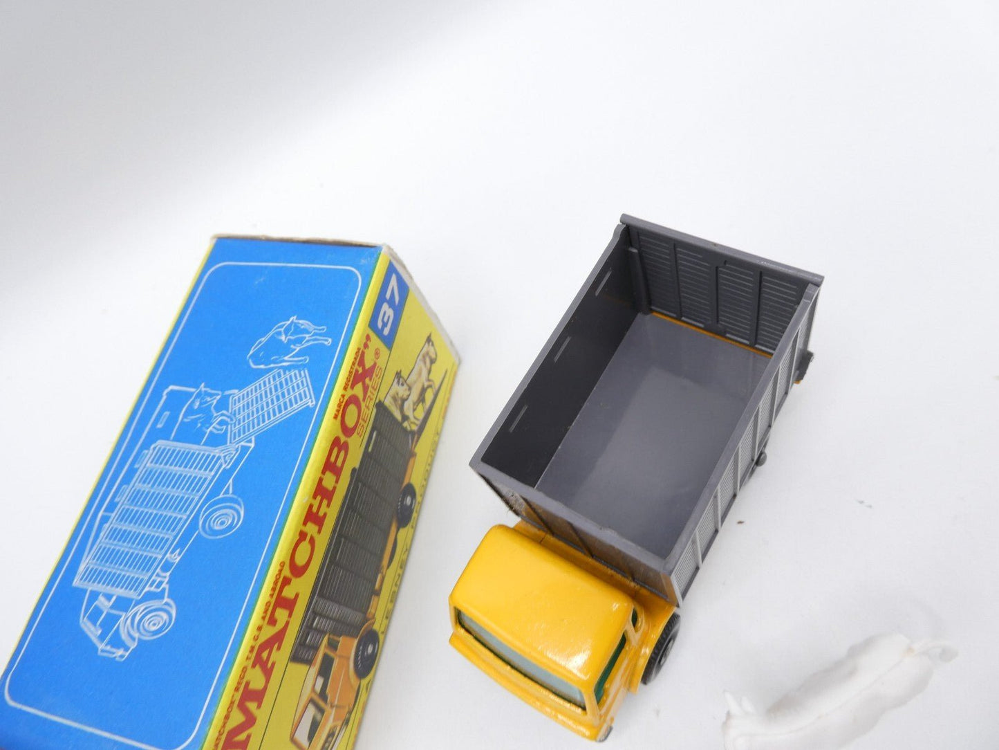 Matchbox Lesney 37c Dodge Cattle Truck - Magic Matchbox