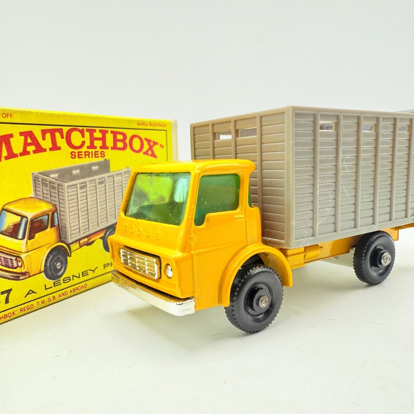 Matchbox Lesney 37c Dodge Cattle Truck - Magic Matchbox
