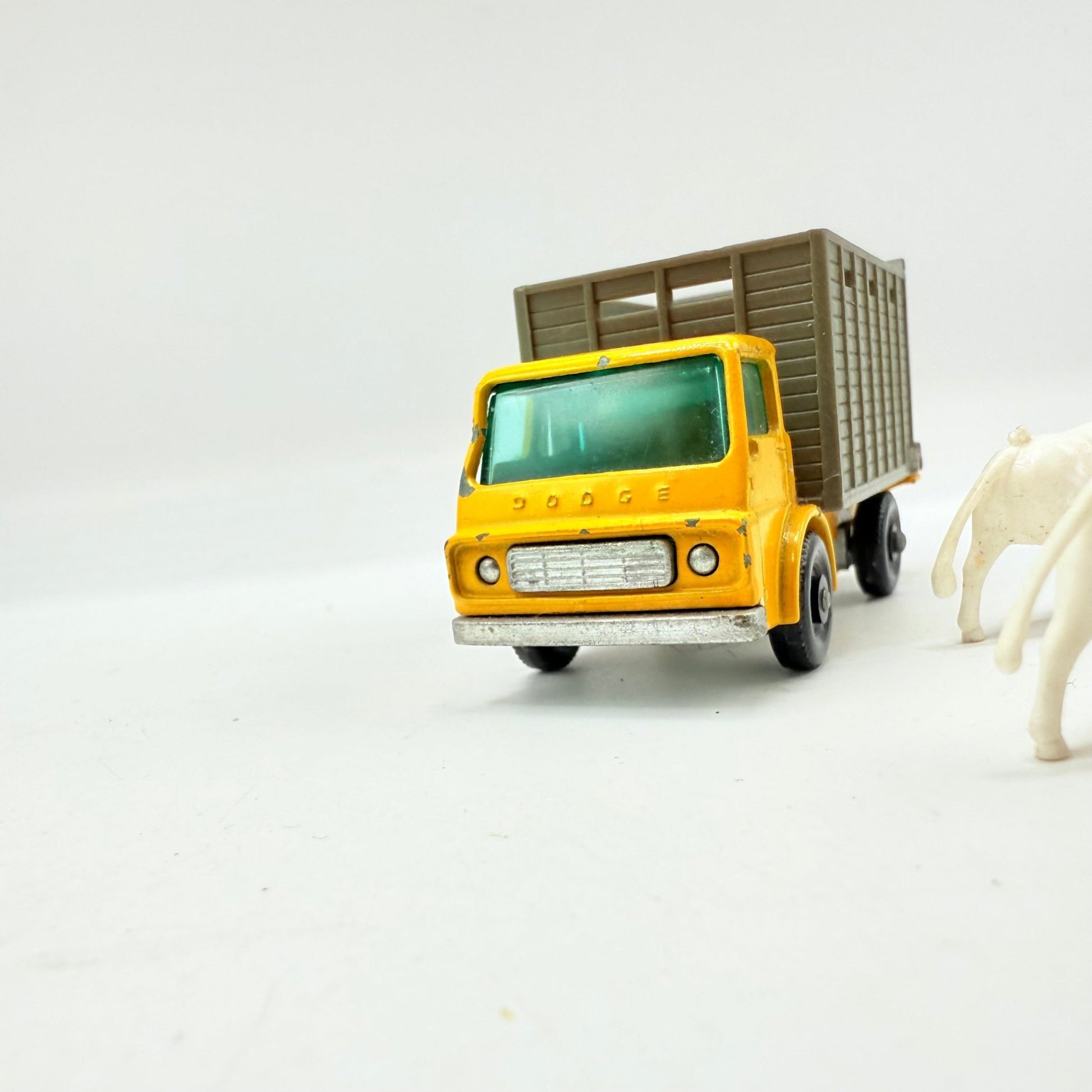 Matchbox Lesney 37c Dodge Cattle Truck - Magic Matchbox