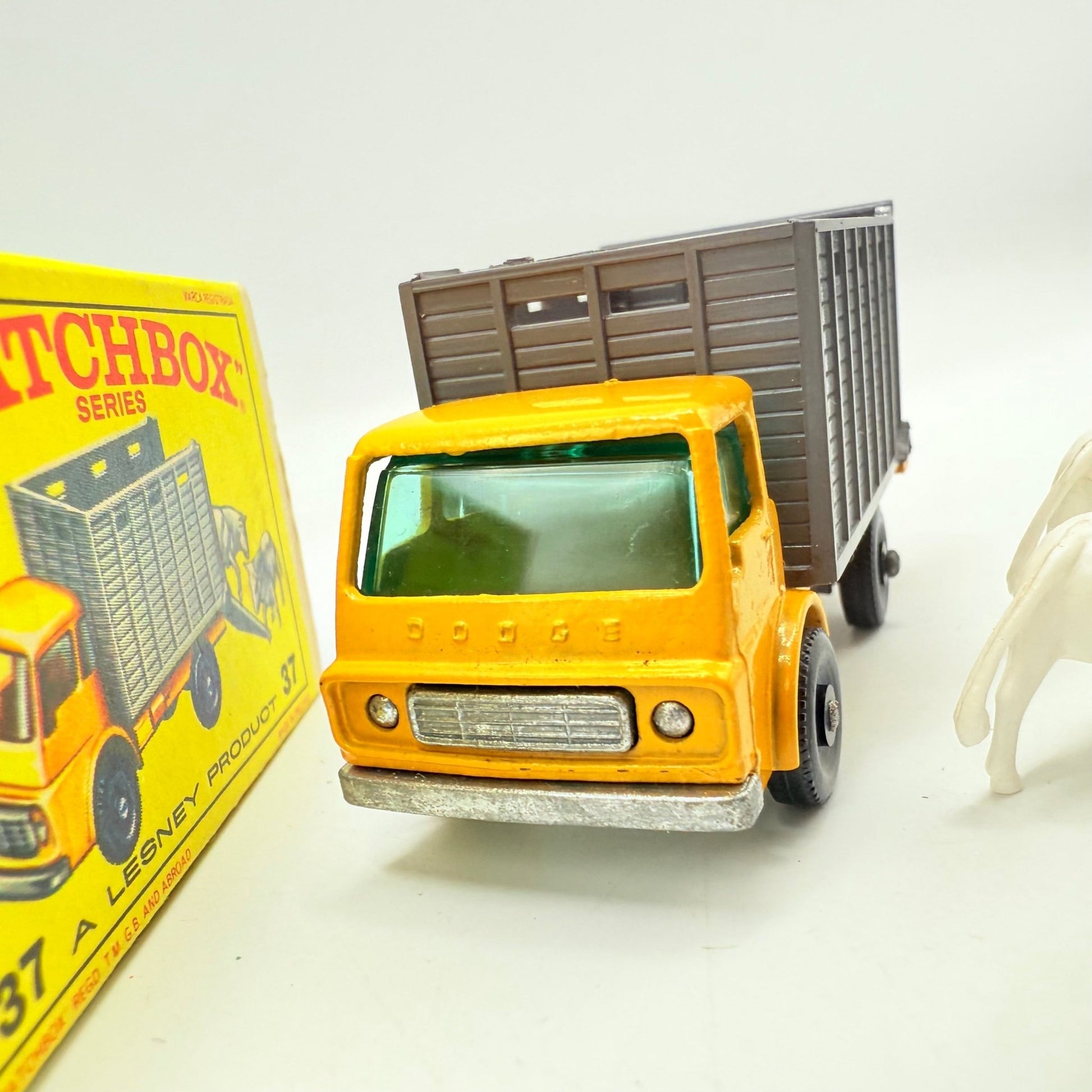 Matchbox Lesney 37c Dodge Cattle Truck - Magic Matchbox