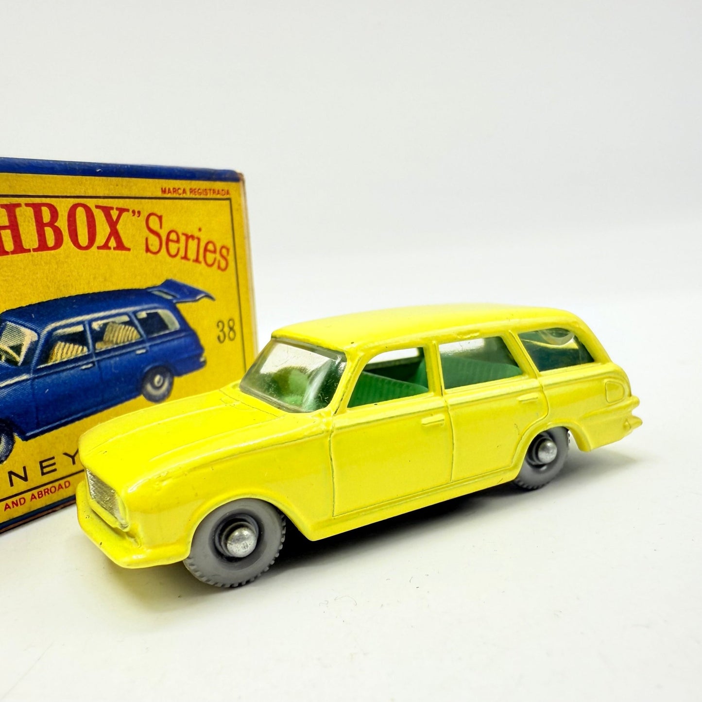 Matchbox Lesney 38b Vauxhall Victor Estate 36 Tread GPW - Magic Matchbox