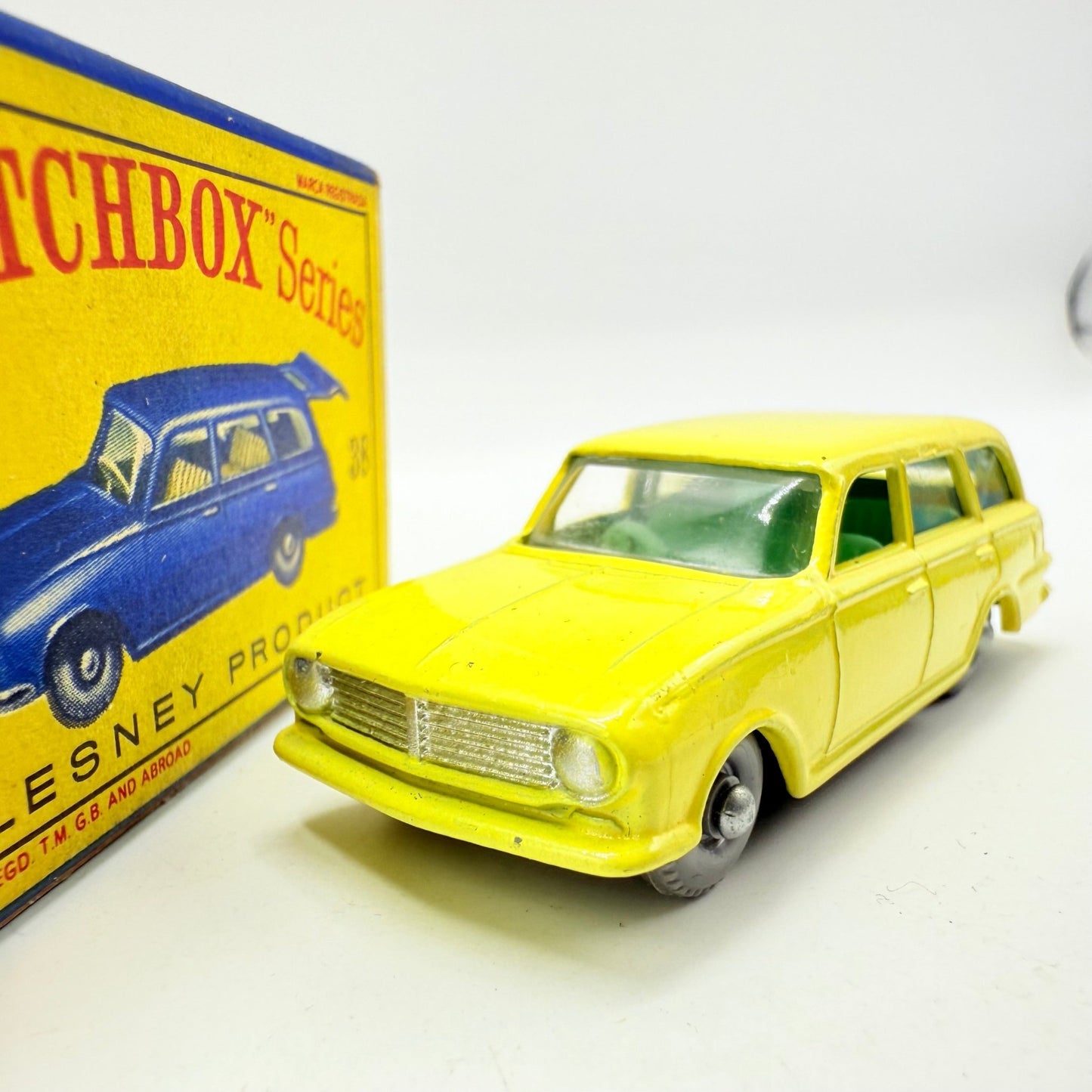 Matchbox Lesney 38b Vauxhall Victor Estate 36 Tread GPW - Magic Matchbox