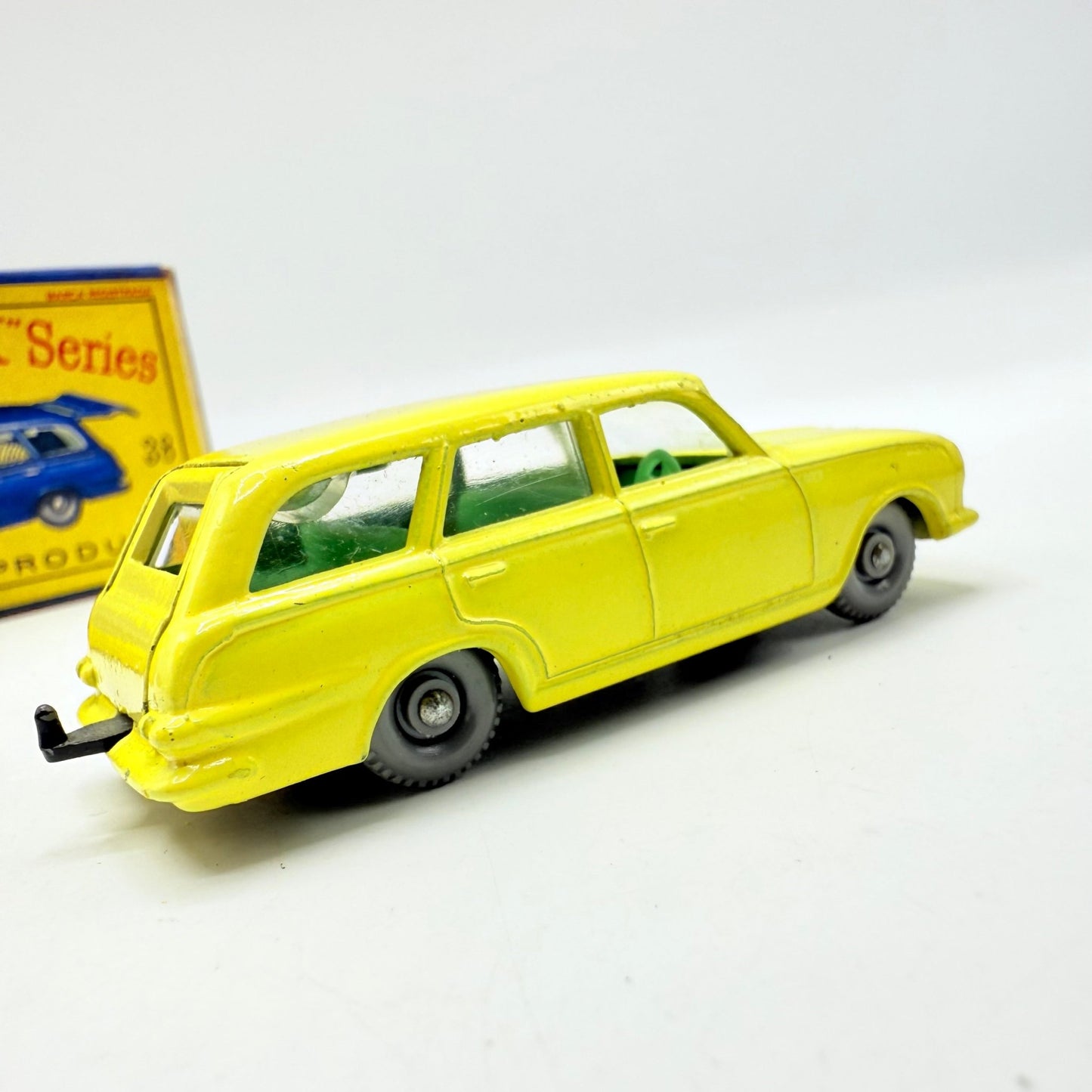 Matchbox Lesney 38b Vauxhall Victor Estate 36 Tread GPW - Magic Matchbox