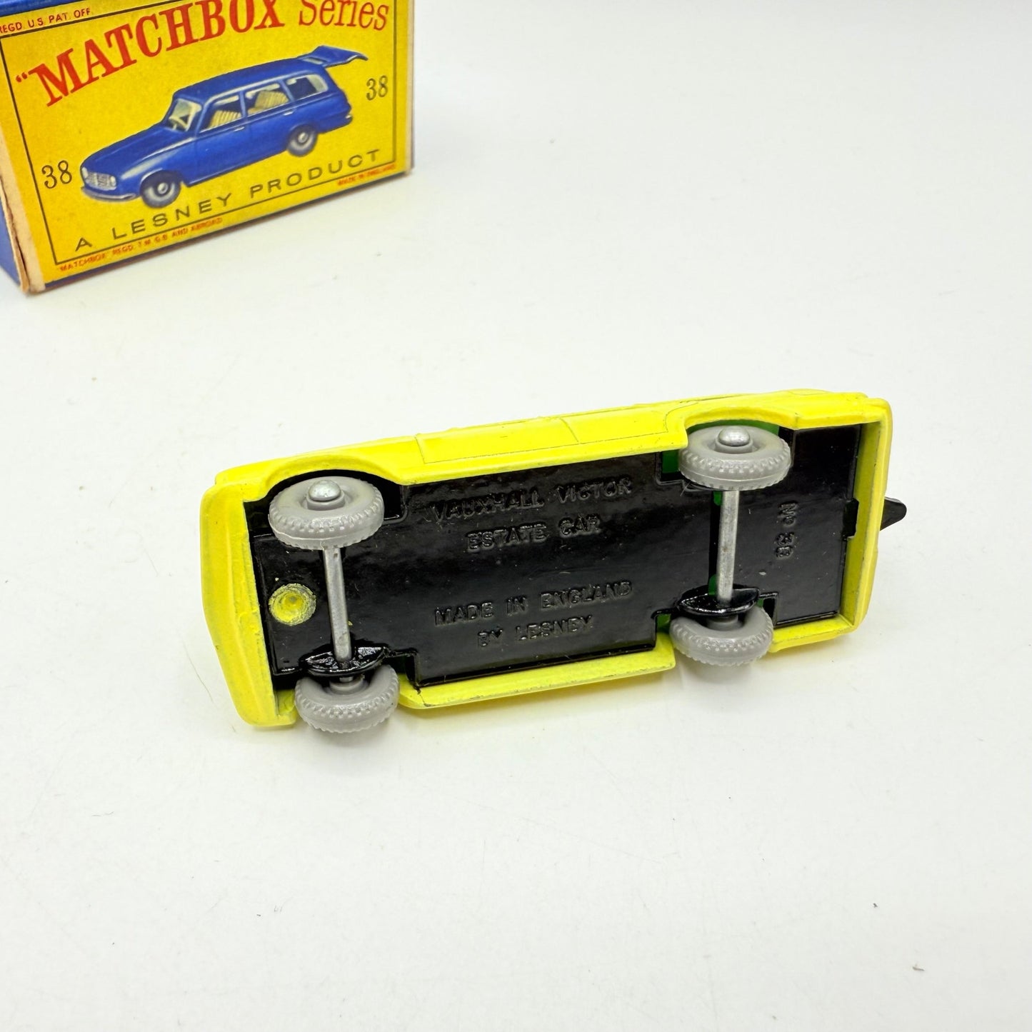 Matchbox Lesney 38b Vauxhall Victor Estate 36 Tread GPW - Magic Matchbox