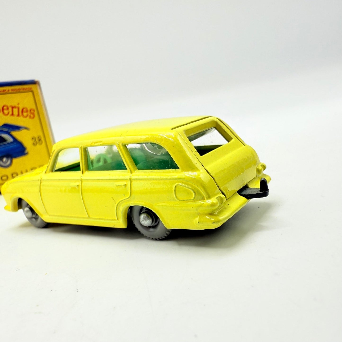 Matchbox Lesney 38b Vauxhall Victor Estate 36 Tread GPW - Magic Matchbox