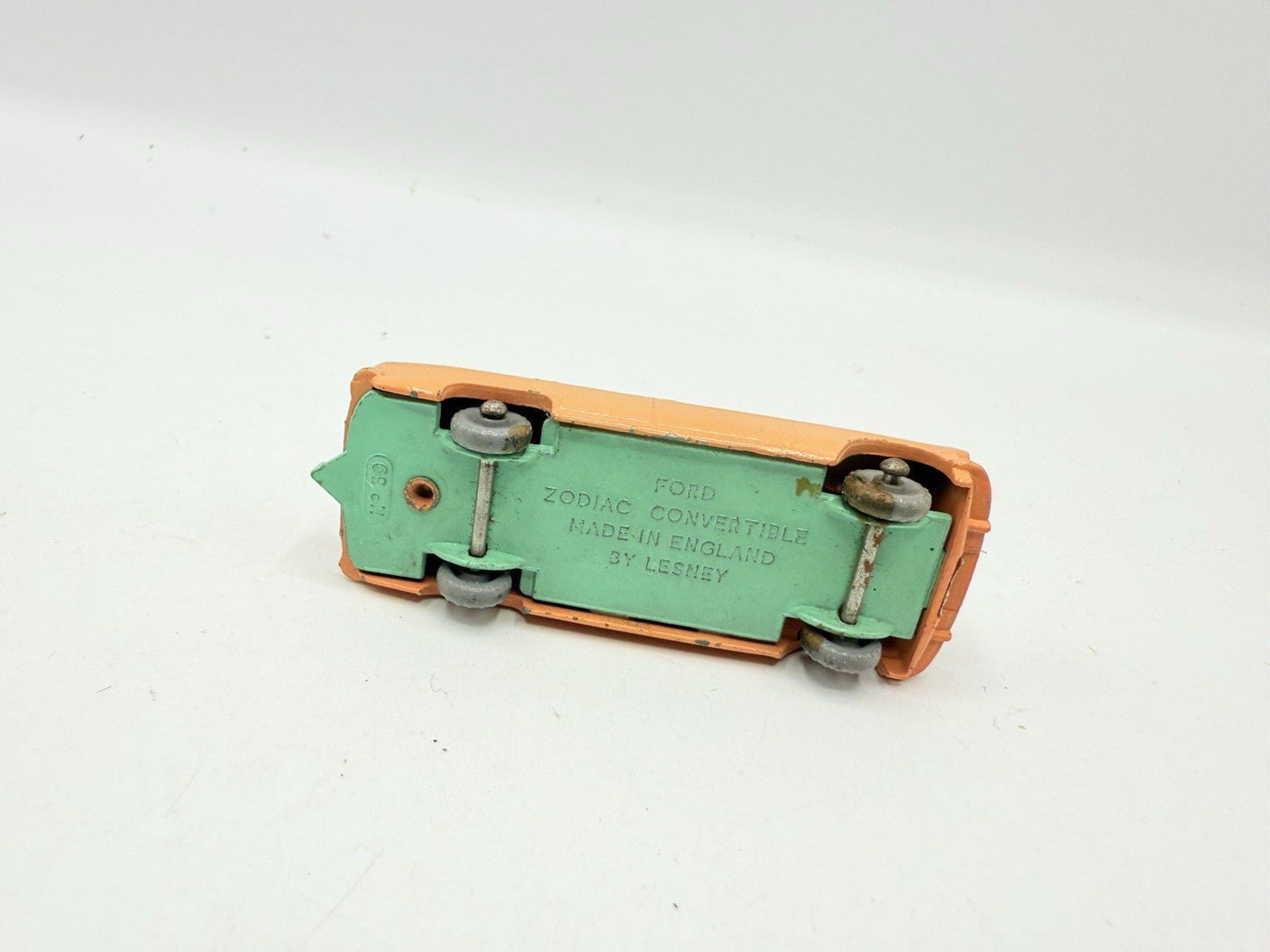 Matchbox Lesney 39a Pontiac Convertible GPW - Magic Matchbox