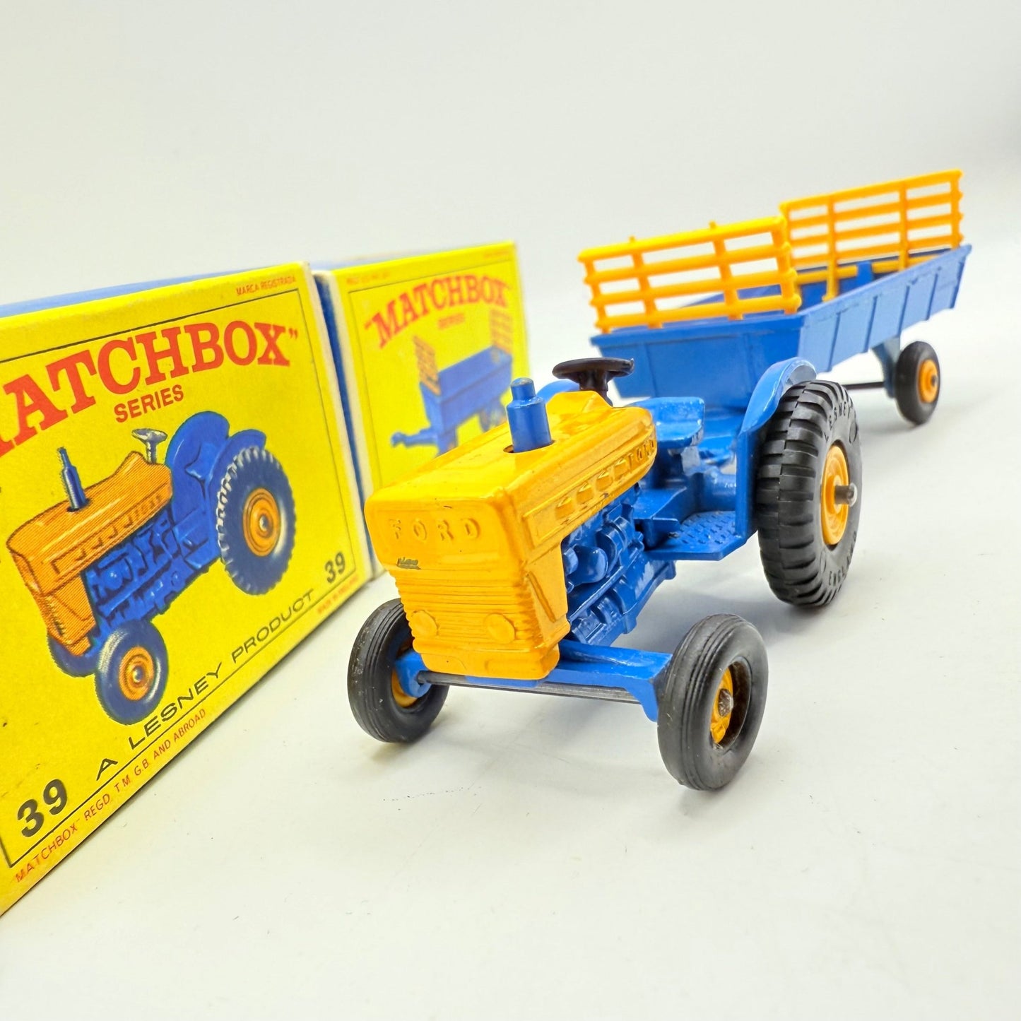 Matchbox Lesney 39c Tractor & Trailer 40 - Magic Matchbox