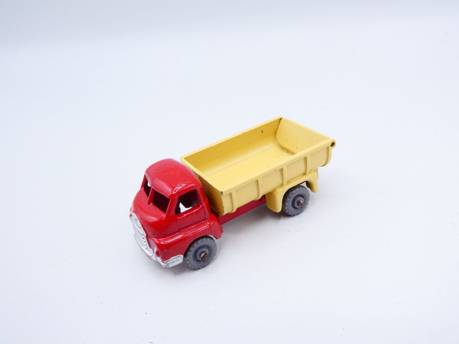 Matchbox Lesney 40a Bedford Tipper Truck GPW - Magic Matchbox