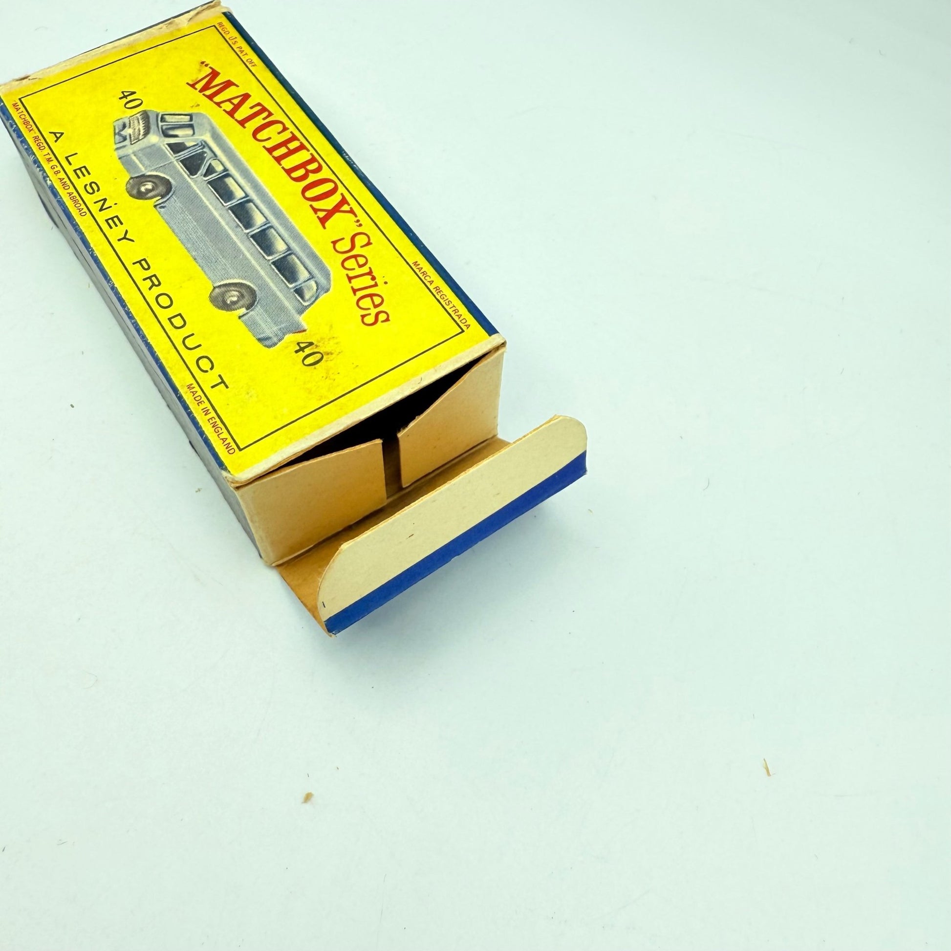 Matchbox Lesney 40b Long Distance Coach with BPW - Magic Matchbox