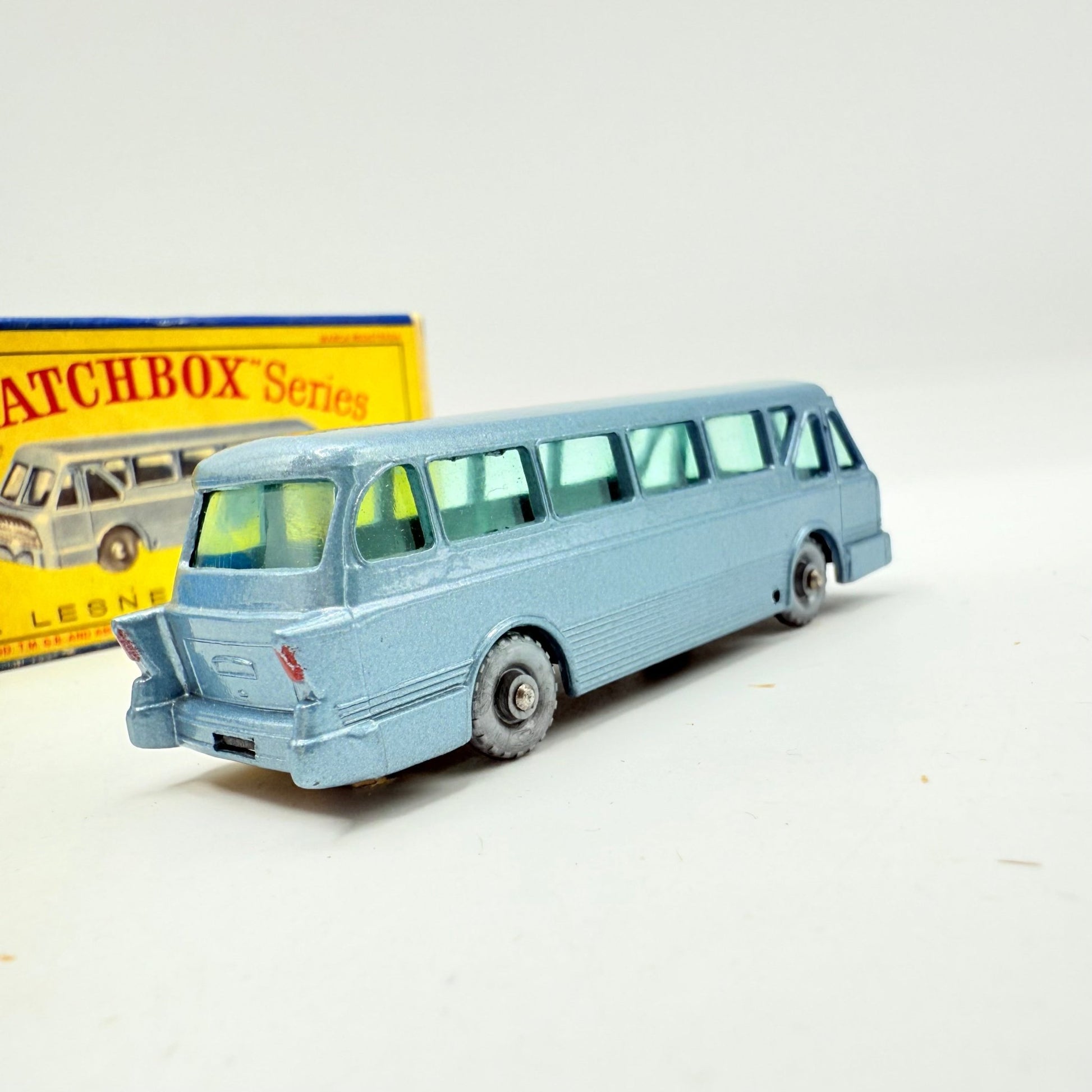 Matchbox Lesney 40b Long Distance Coach with BPW - Magic Matchbox