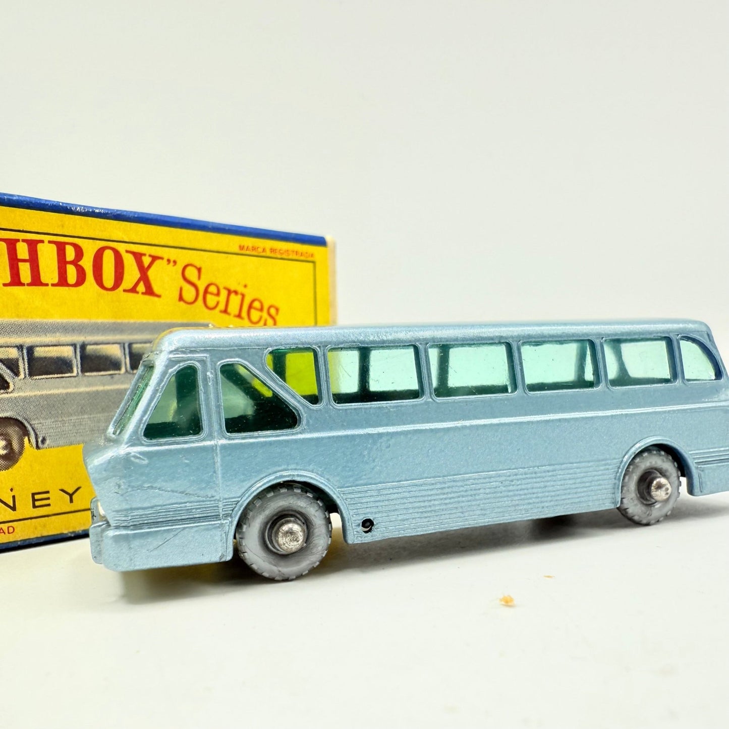 Matchbox Lesney 40b Long Distance Coach with BPW - Magic Matchbox