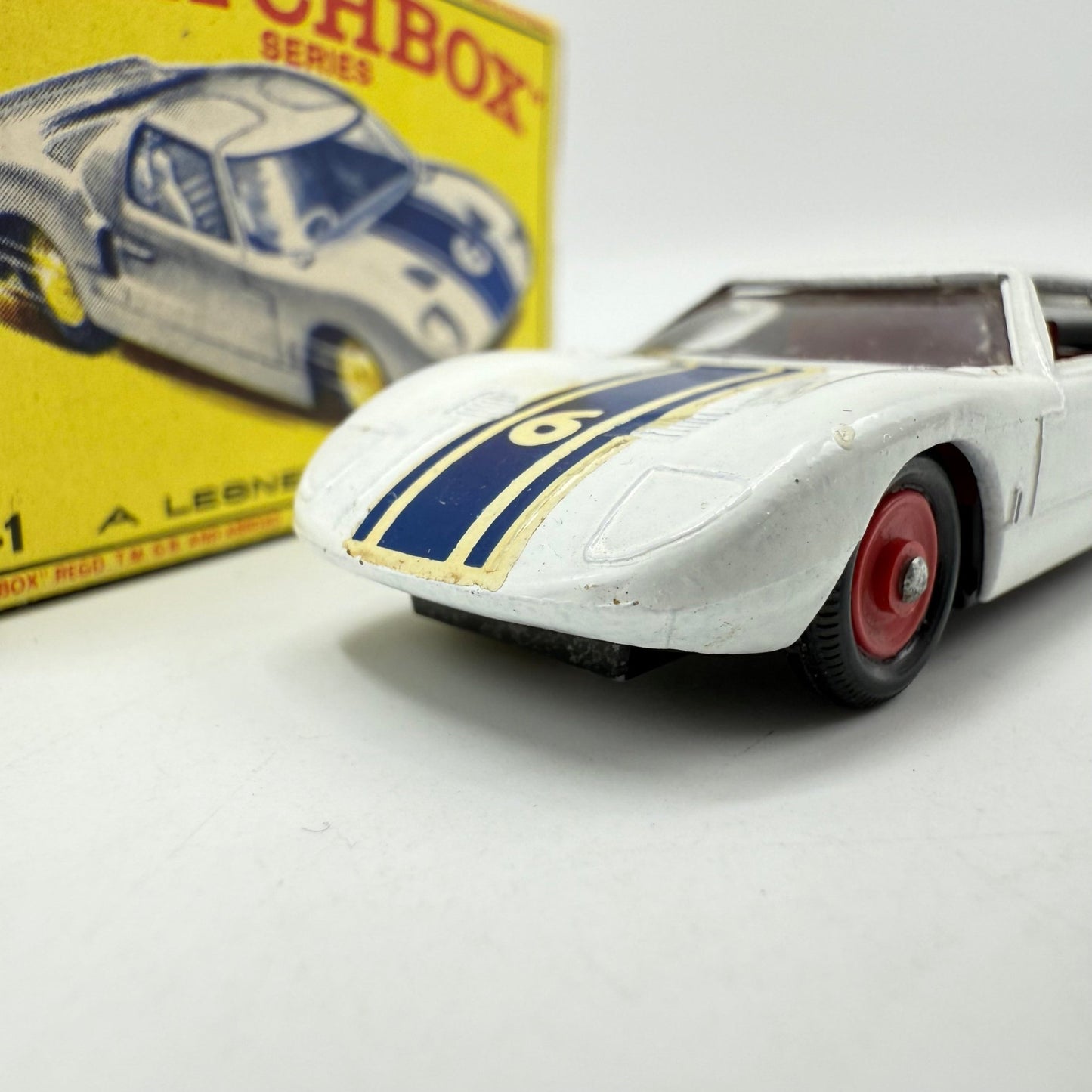 Matchbox Lesney 41c Ford GT40 RED HUBS Rare - Magic Matchbox