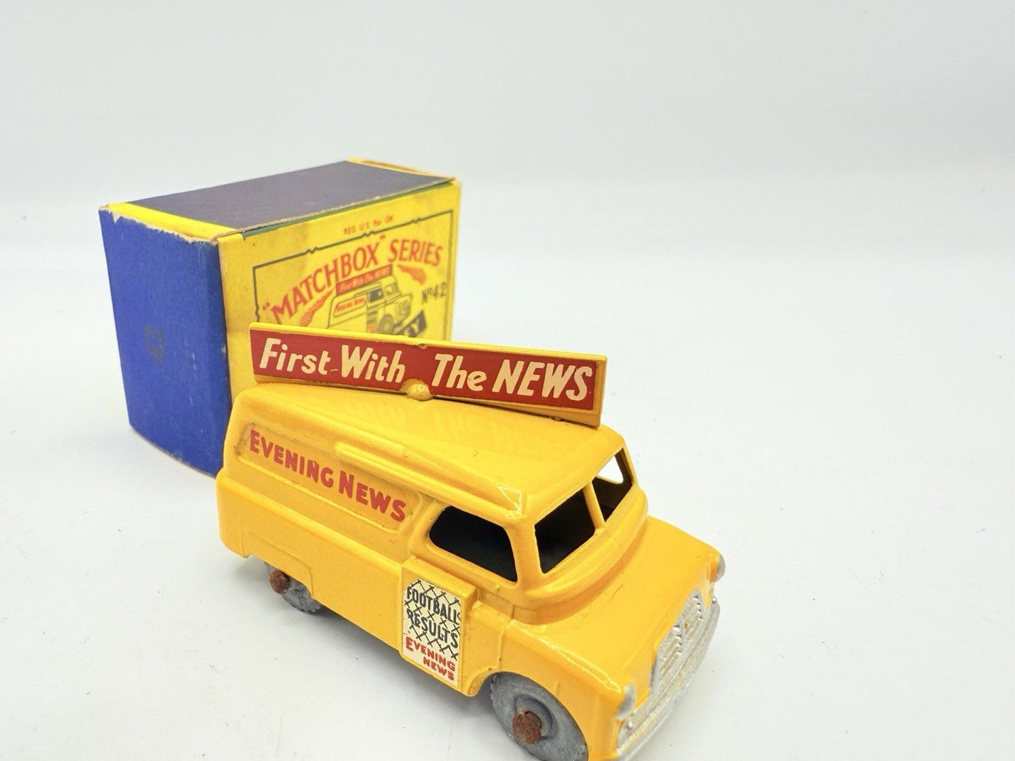 Matchbox Lesney 42a Bedford Evening News Van MW - Magic Matchbox