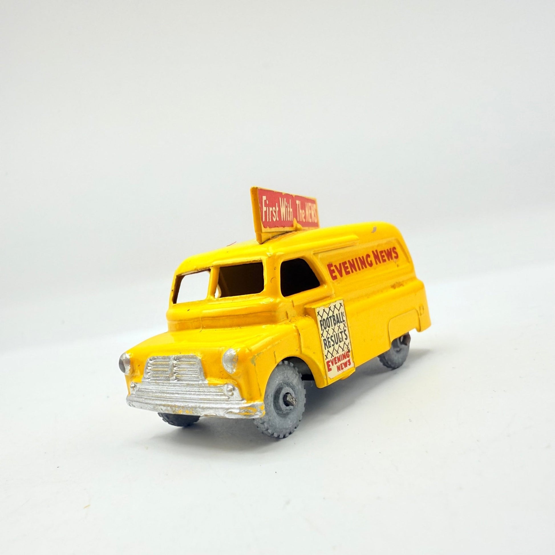 Matchbox Lesney 42a Bedford Evening News Van MW - Magic Matchbox