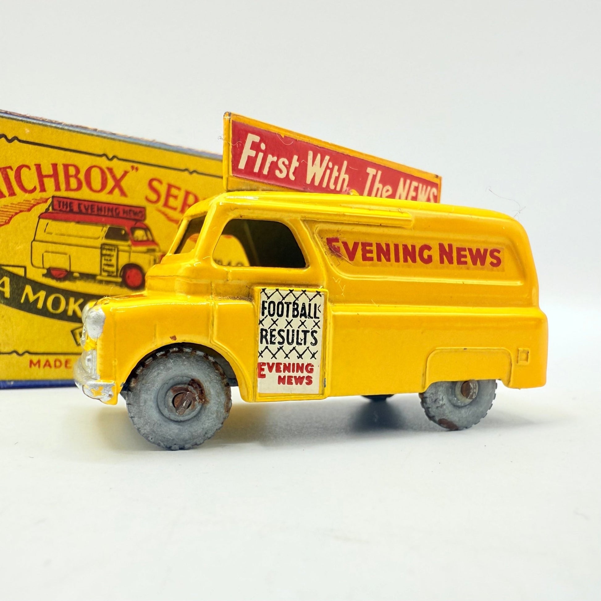Matchbox Lesney 42a Bedford Evening News Van MW - Magic Matchbox