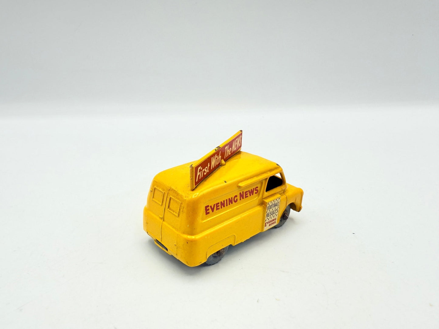 Matchbox Lesney 42a Bedford Evening News Van MW - Magic Matchbox