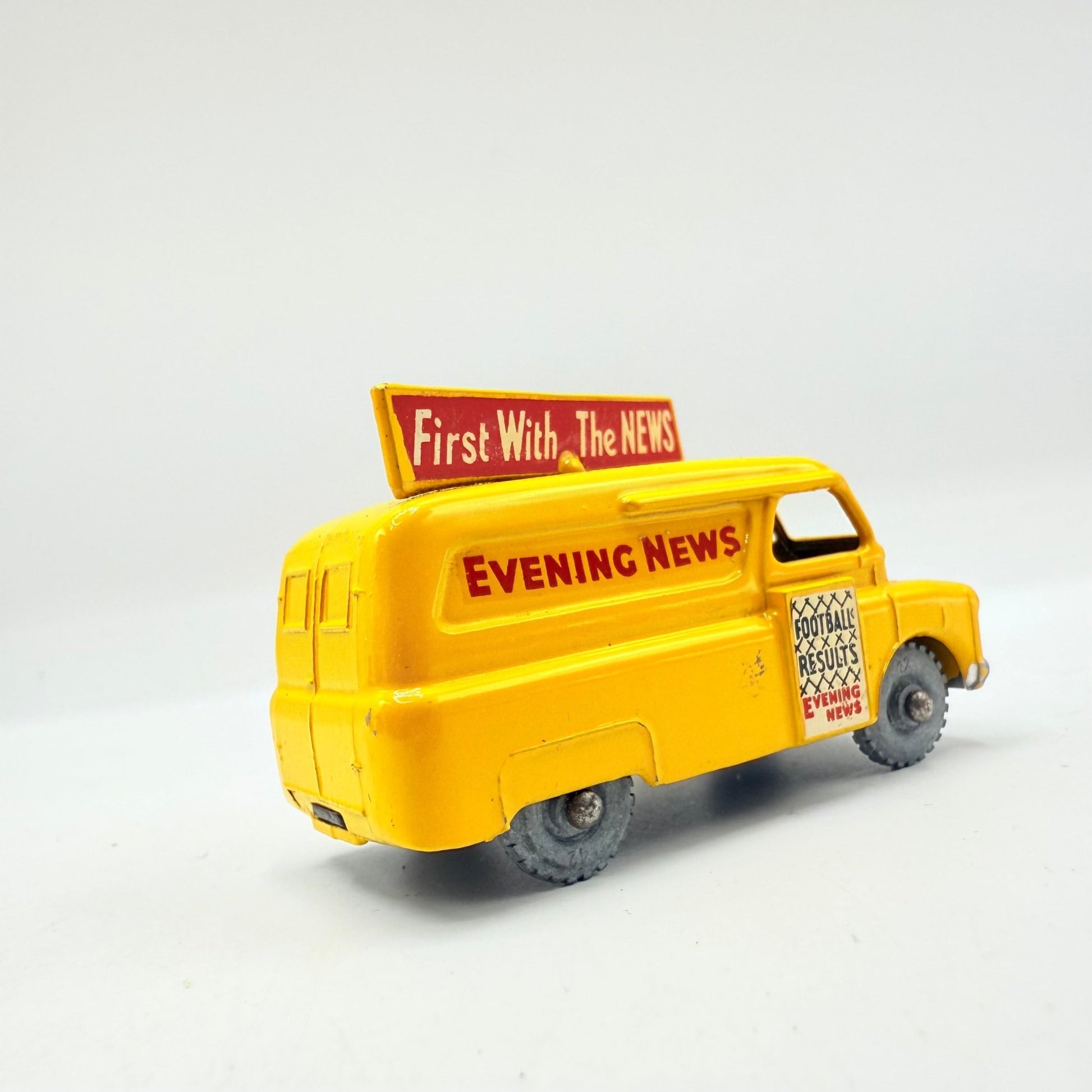 Matchbox Lesney 42a Bedford Evening News Van MW - Magic Matchbox