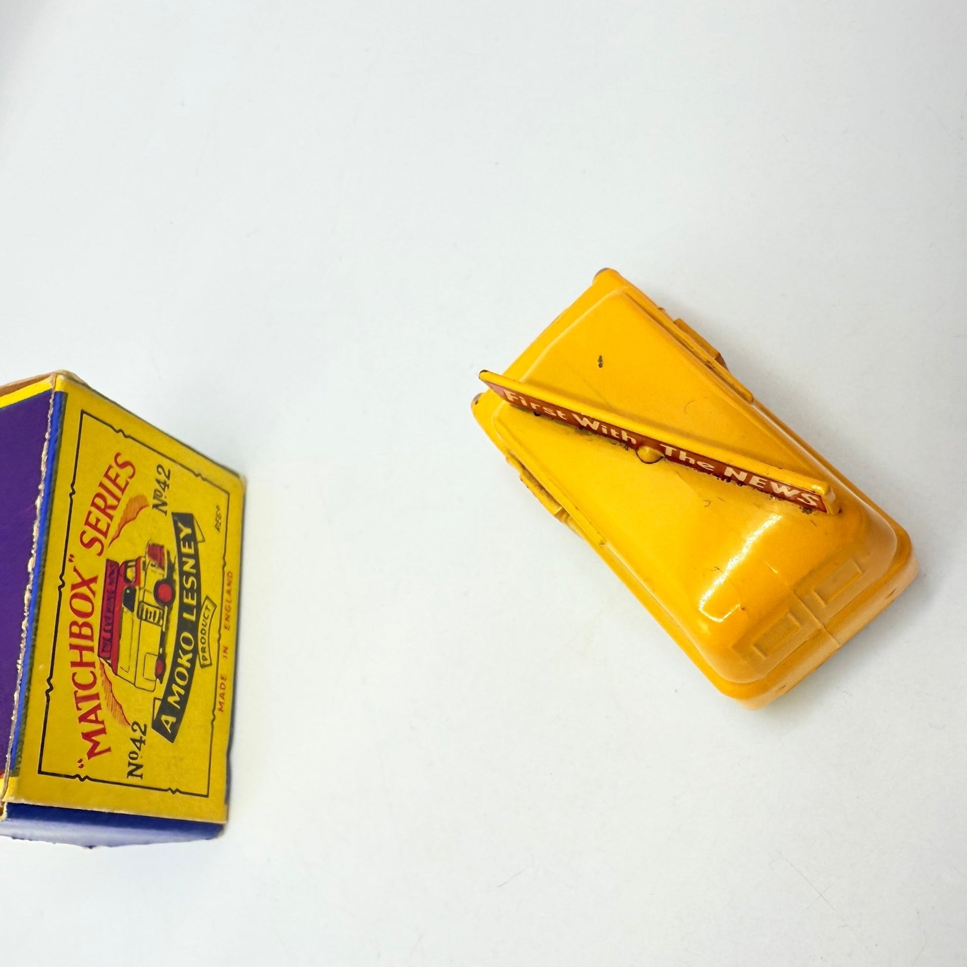 Matchbox Lesney 42a Bedford Evening News Van MW - Magic Matchbox