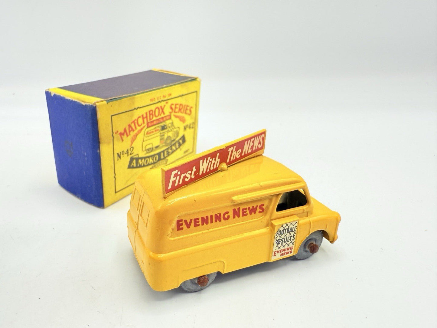 Matchbox Lesney 42a Bedford Evening News Van MW - Magic Matchbox