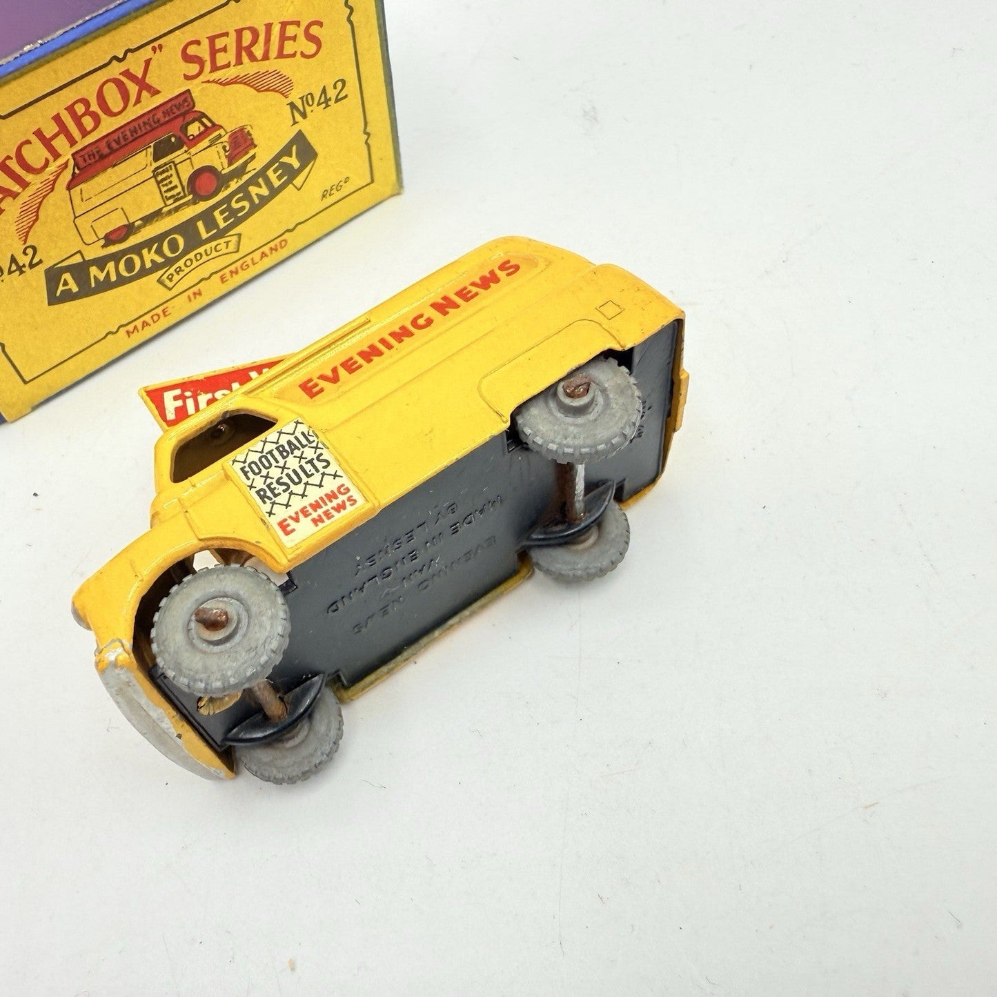 Matchbox Lesney 42a Bedford Evening News Van - MW - Original Box - Magic Matchbox