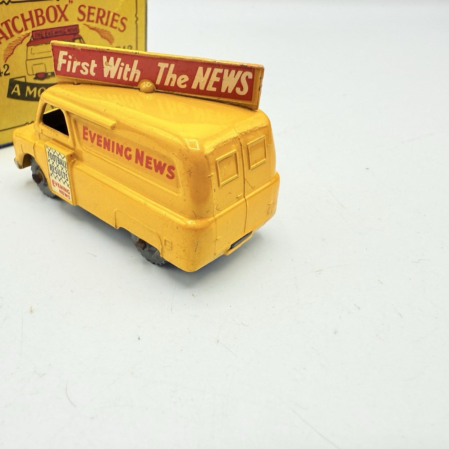 Matchbox Lesney 42a Bedford Evening News Van - MW - Original Box - Magic Matchbox