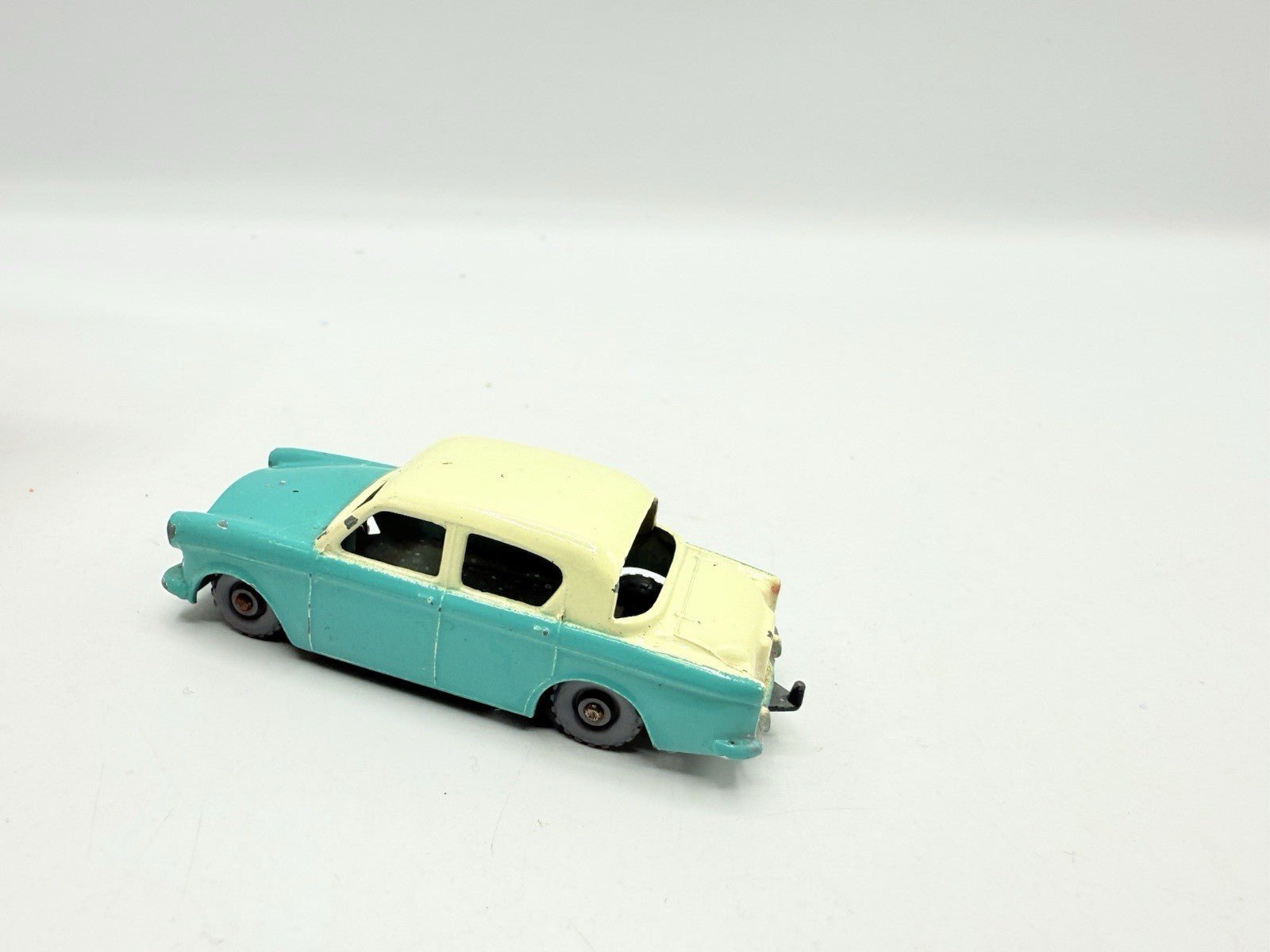 Matchbox Lesney 43a Hillman Minx Turquoise Lower Half GPW VG Unboxed Model - Magic Matchbox