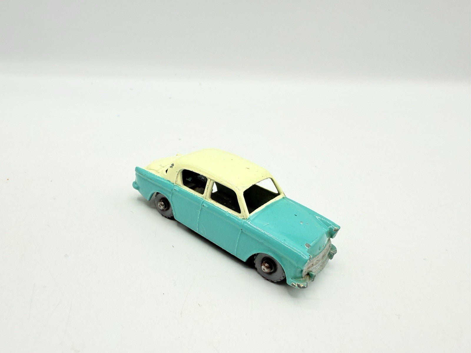 Matchbox Lesney 43a Hillman Minx Turquoise Lower Half GPW VG Unboxed Model - Magic Matchbox