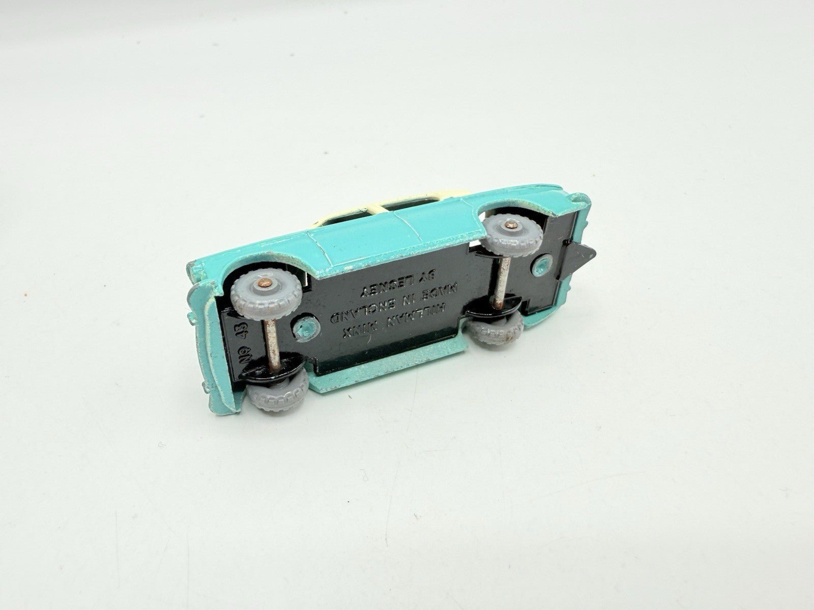 Matchbox Lesney 43a Hillman Minx Turquoise Lower Half GPW VG Unboxed Model - Magic Matchbox