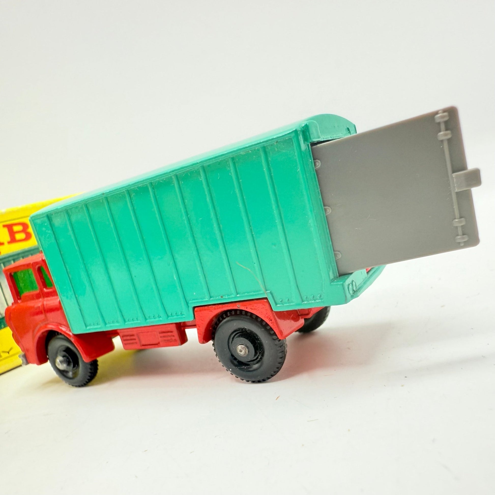 Matchbox Lesney 44c GMC Refrigerator Truck - Magic Matchbox